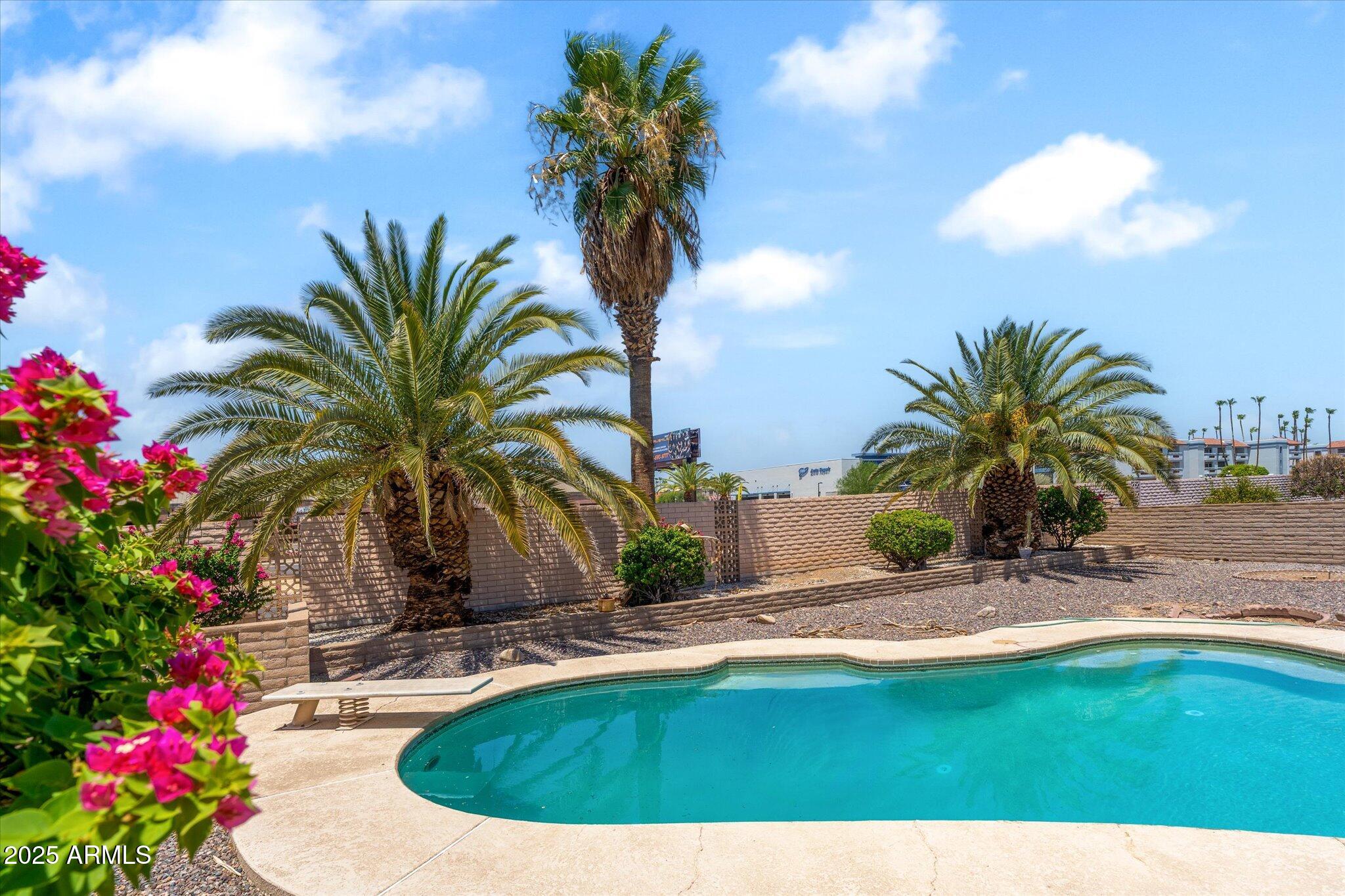 17210 N FOOTHILLS Drive