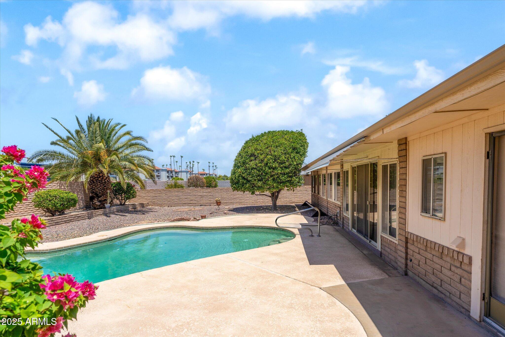 17210 N FOOTHILLS Drive