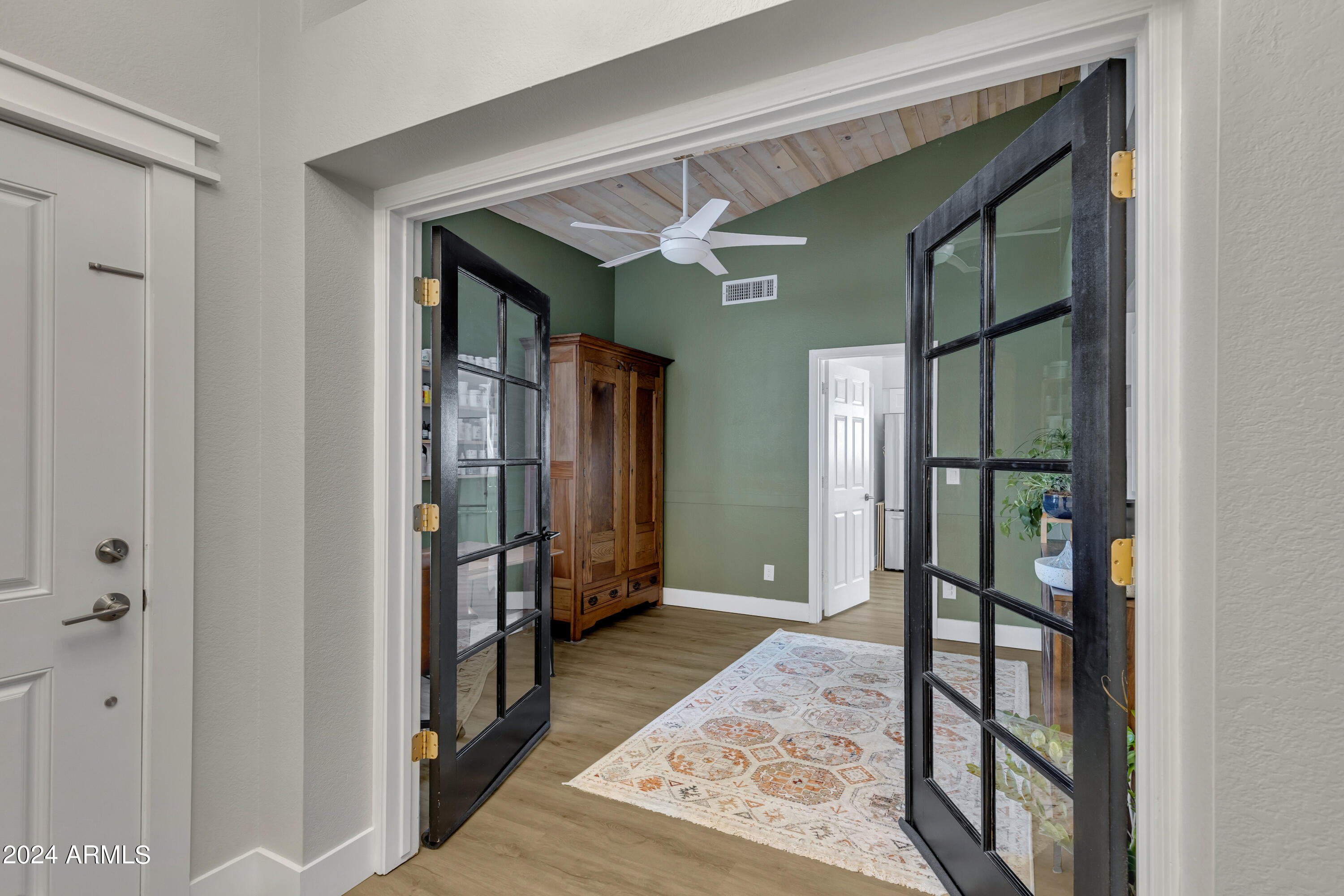 426 E MERRILL Avenue