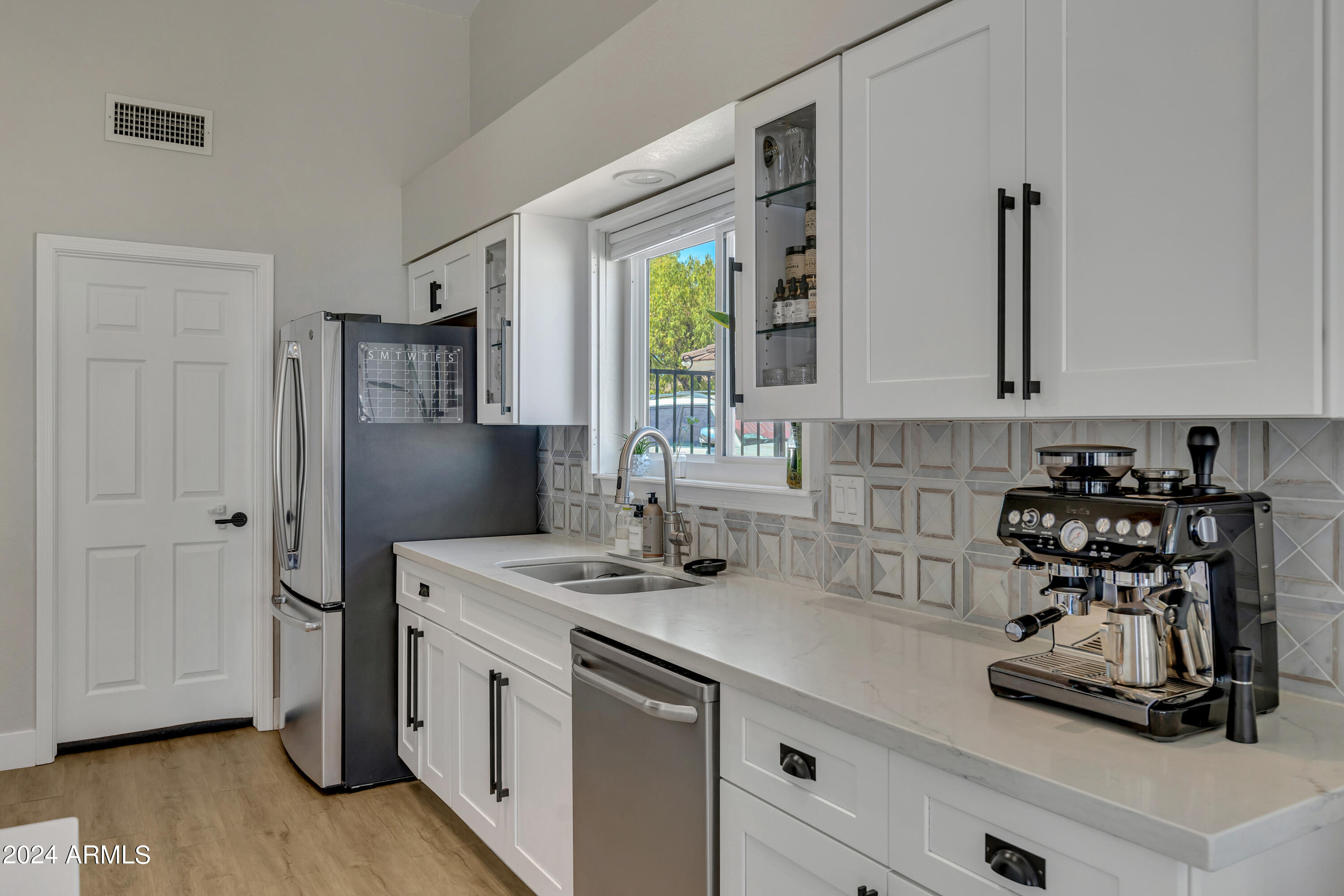 426 E MERRILL Avenue