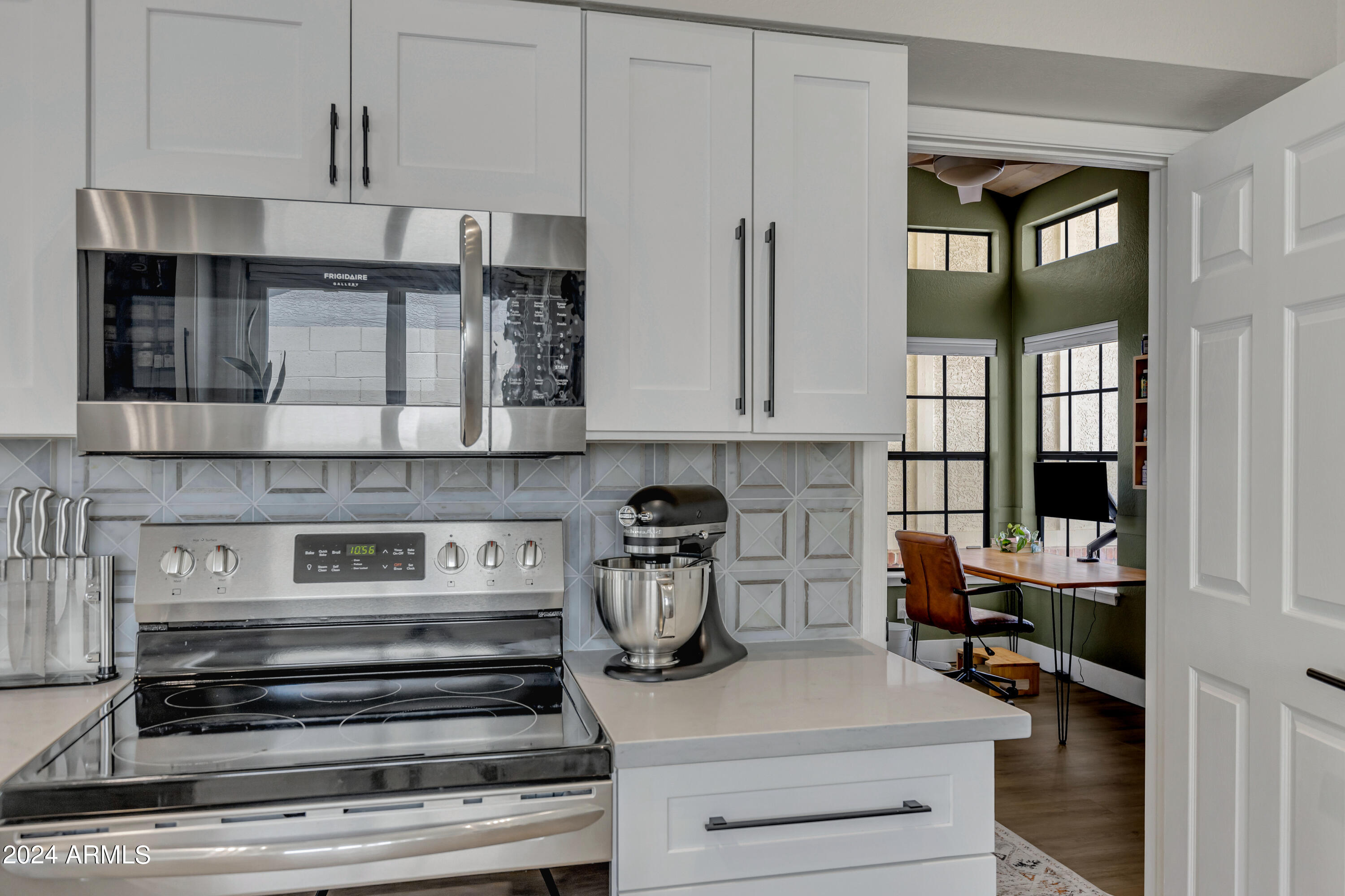 426 E MERRILL Avenue