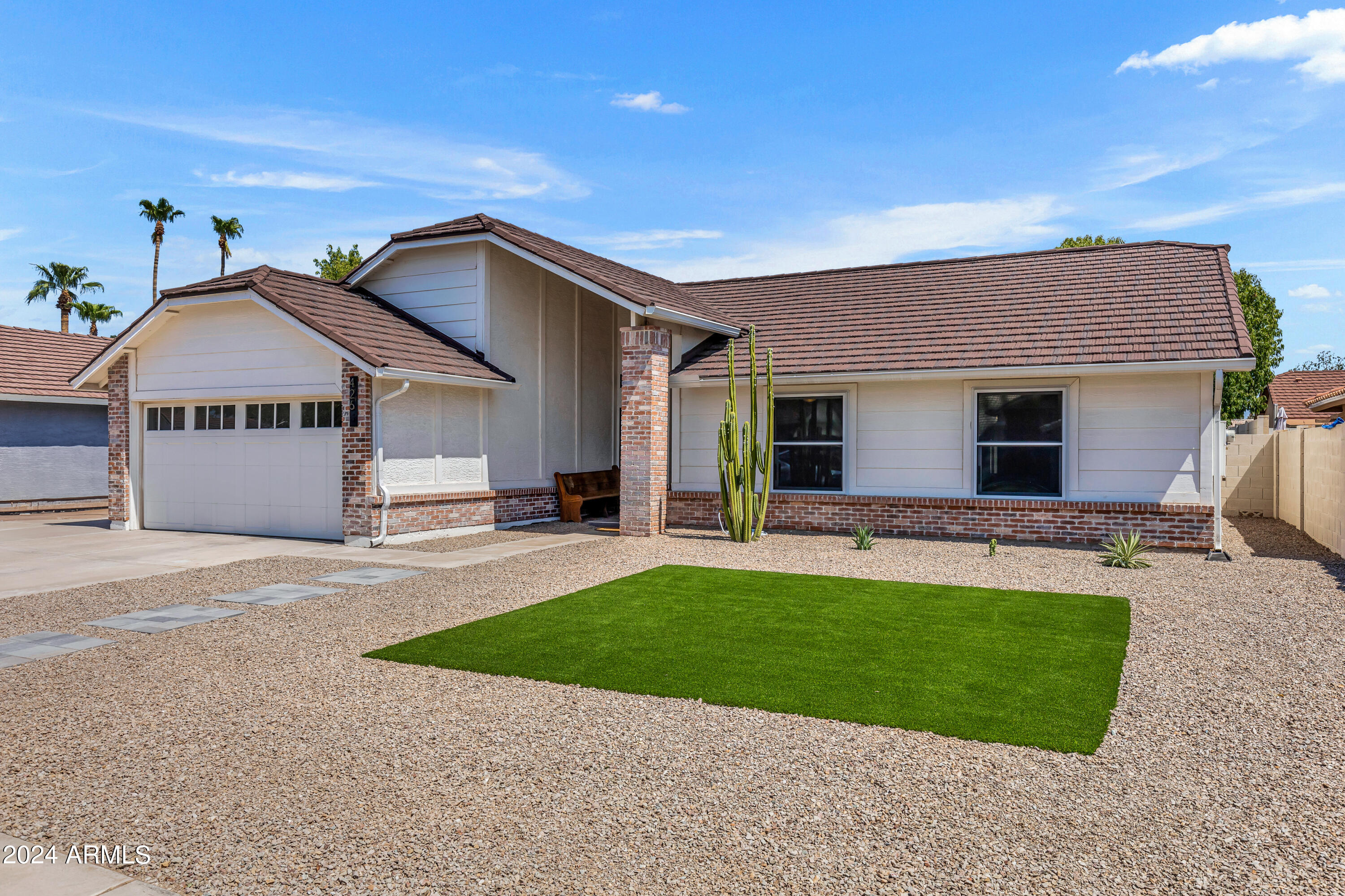 426 E MERRILL Avenue