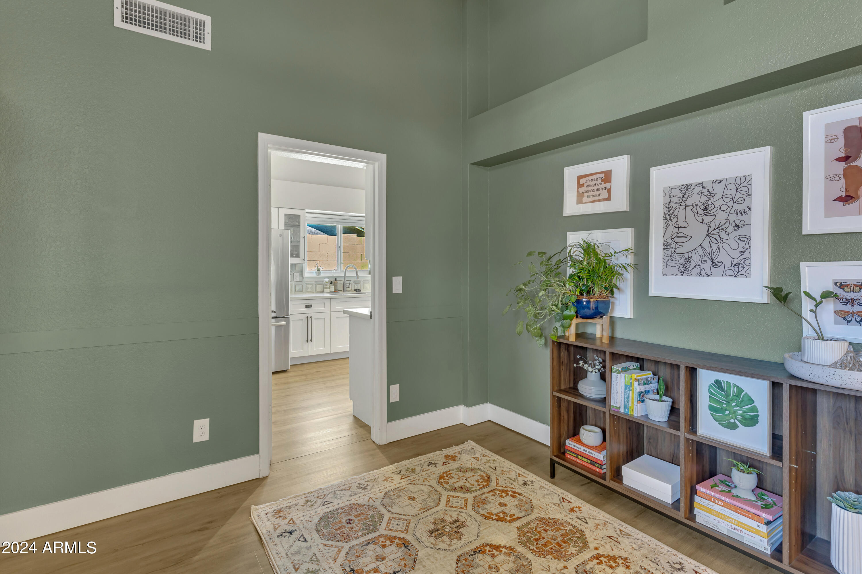 426 E MERRILL Avenue