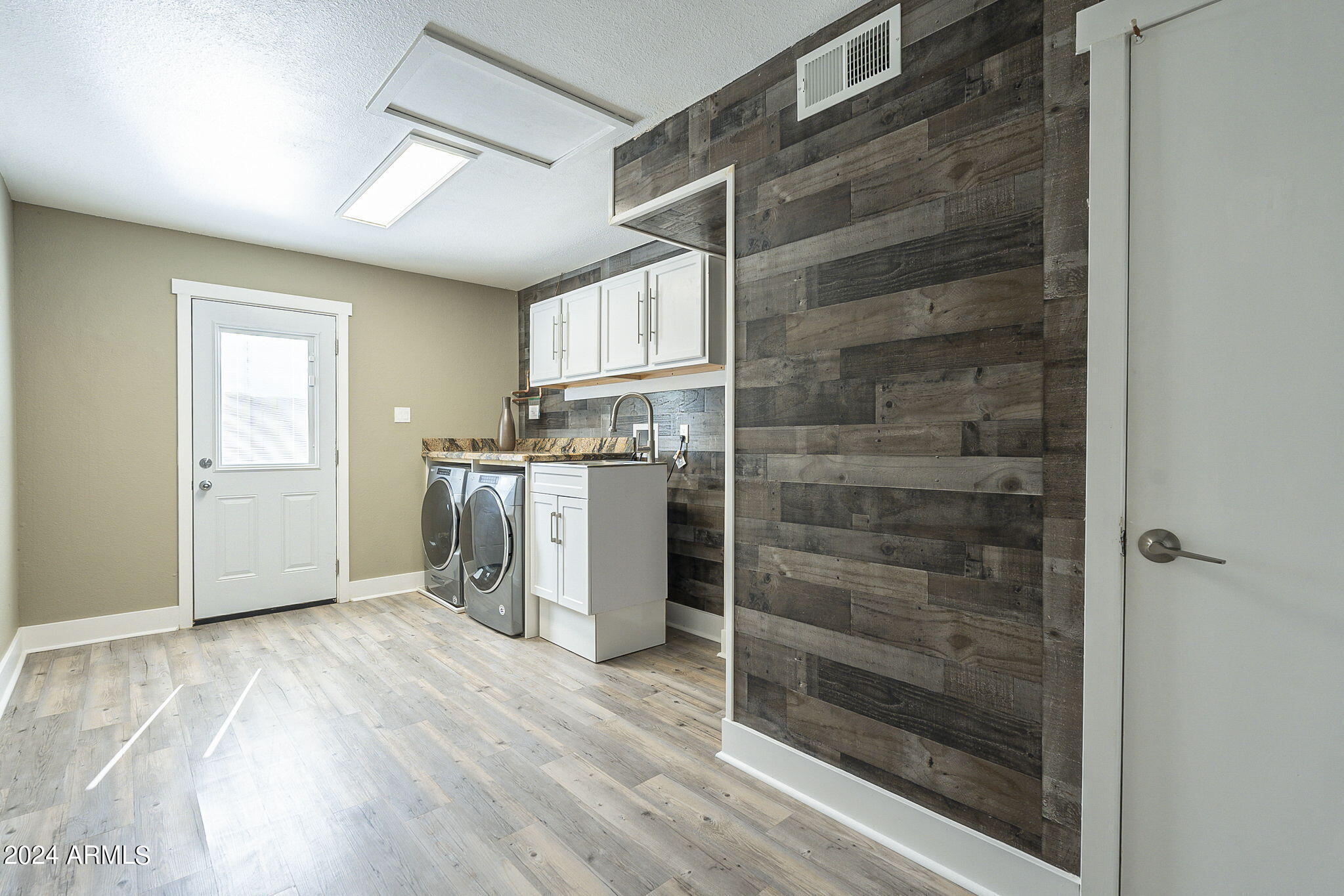 5535 W Marconi Avenue