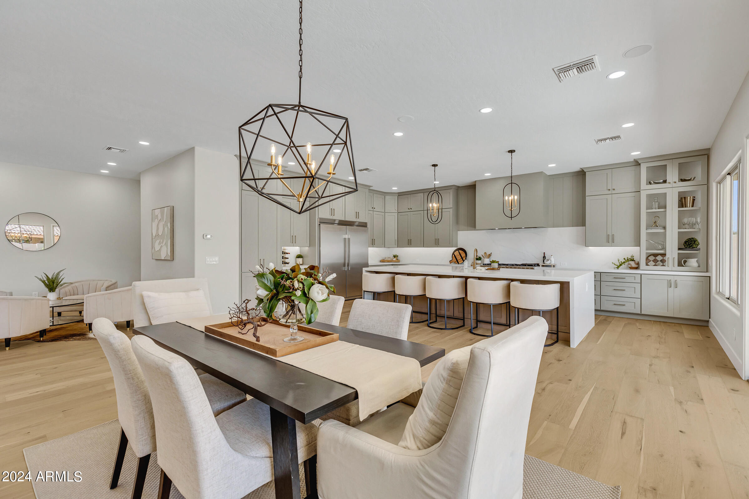 1763 W Blue Ridge Way