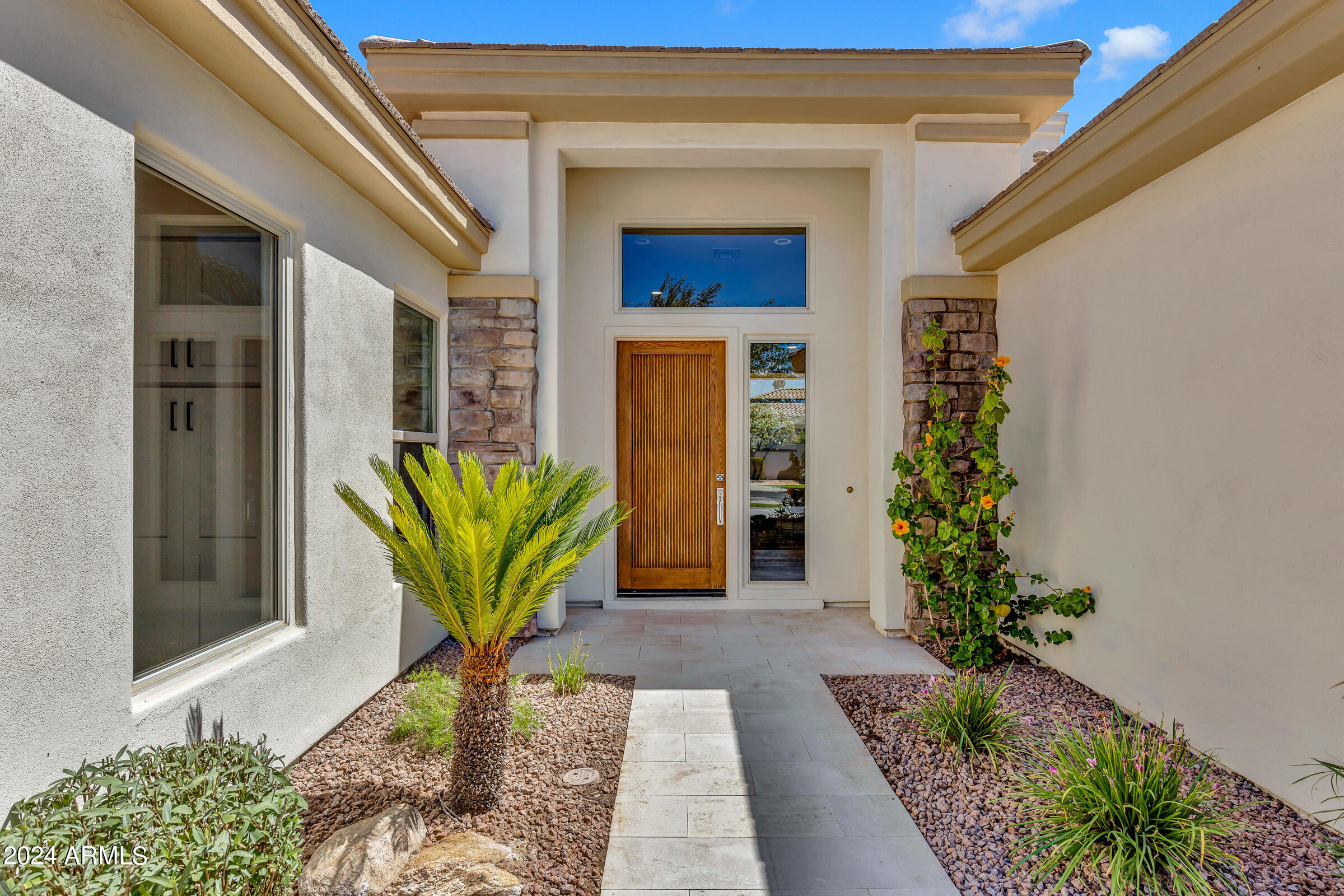 1763 W Blue Ridge Way