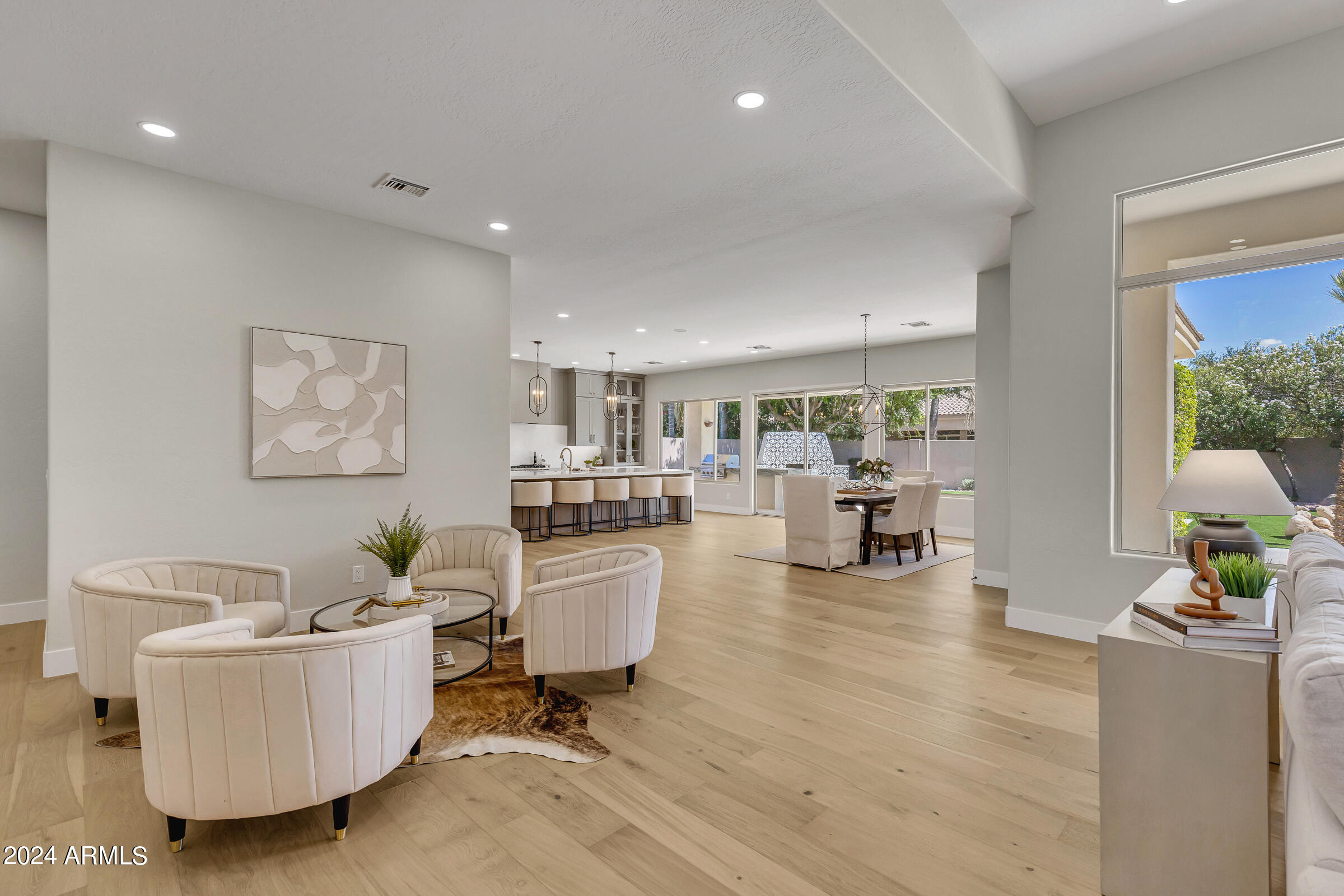 1763 W Blue Ridge Way