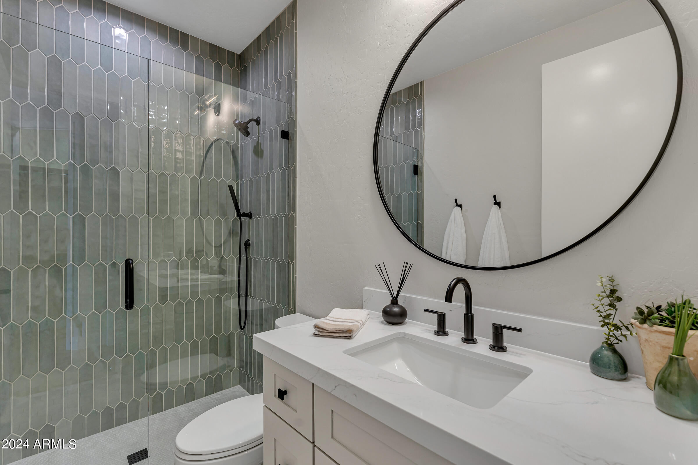 1763 W Blue Ridge Way