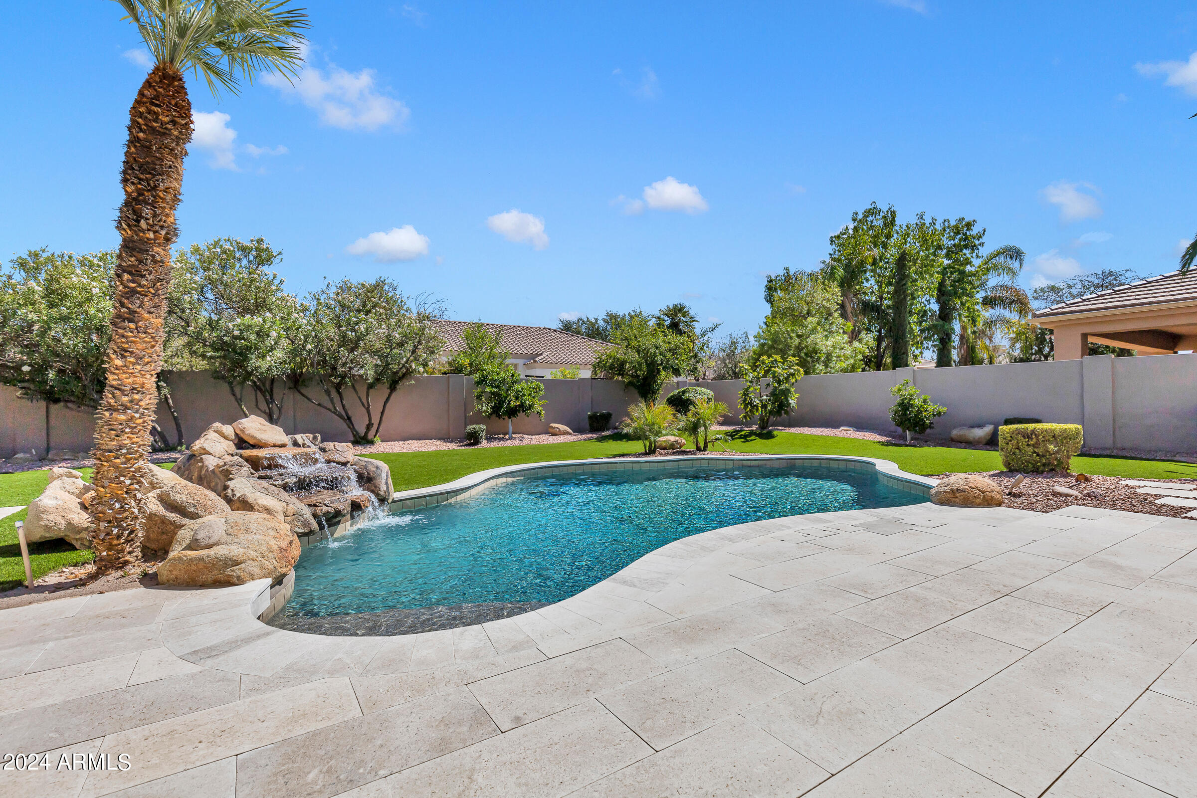 1763 W Blue Ridge Way