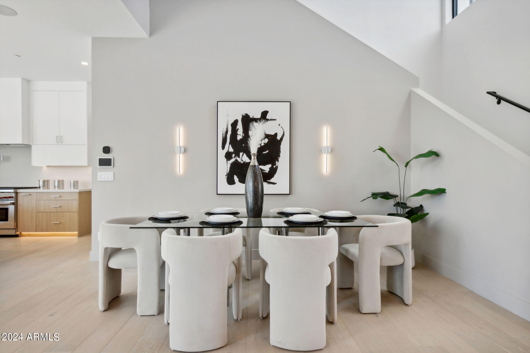 1827 E PALMAIRE Avenue