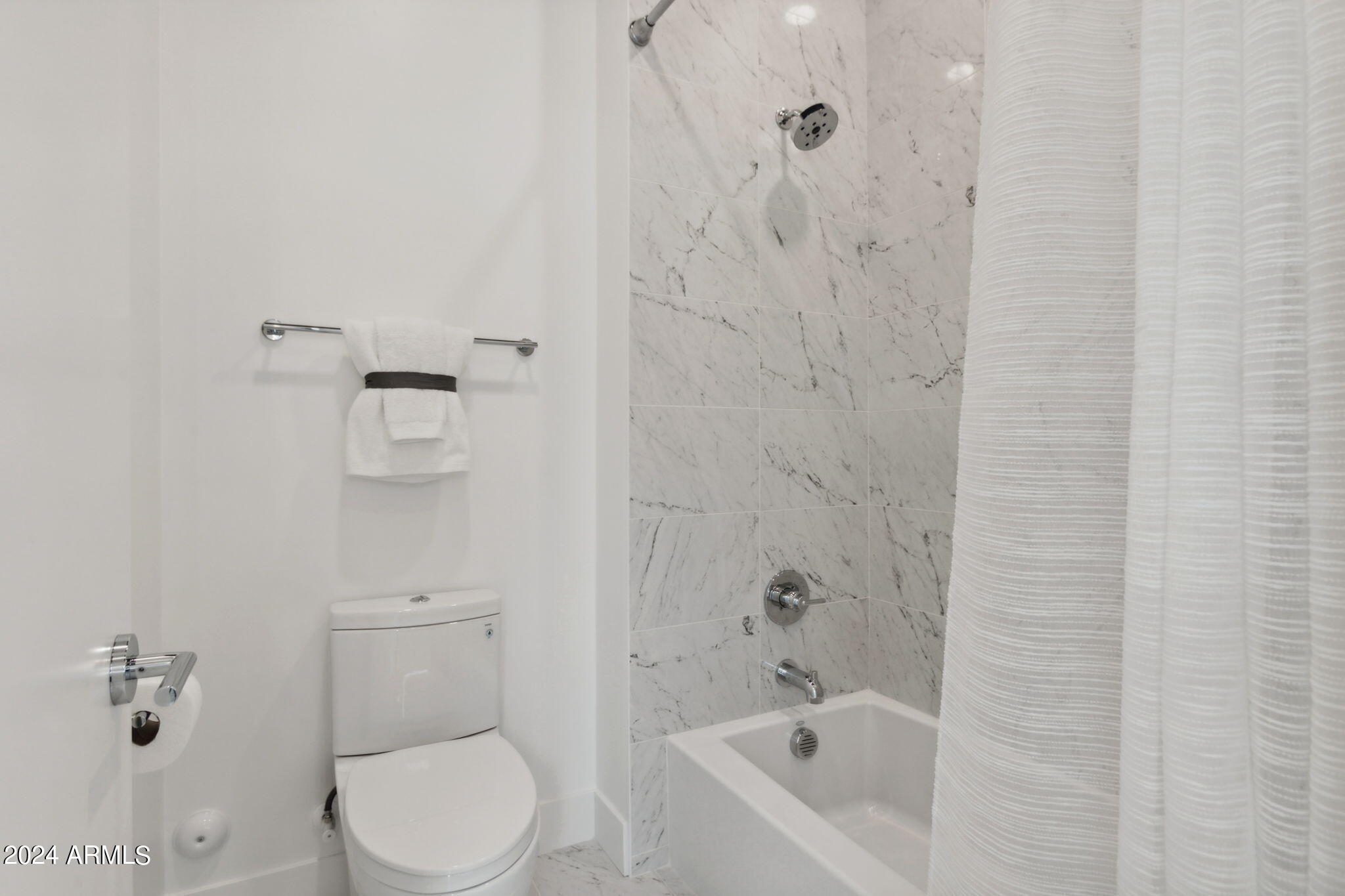 1827 E PALMAIRE Avenue