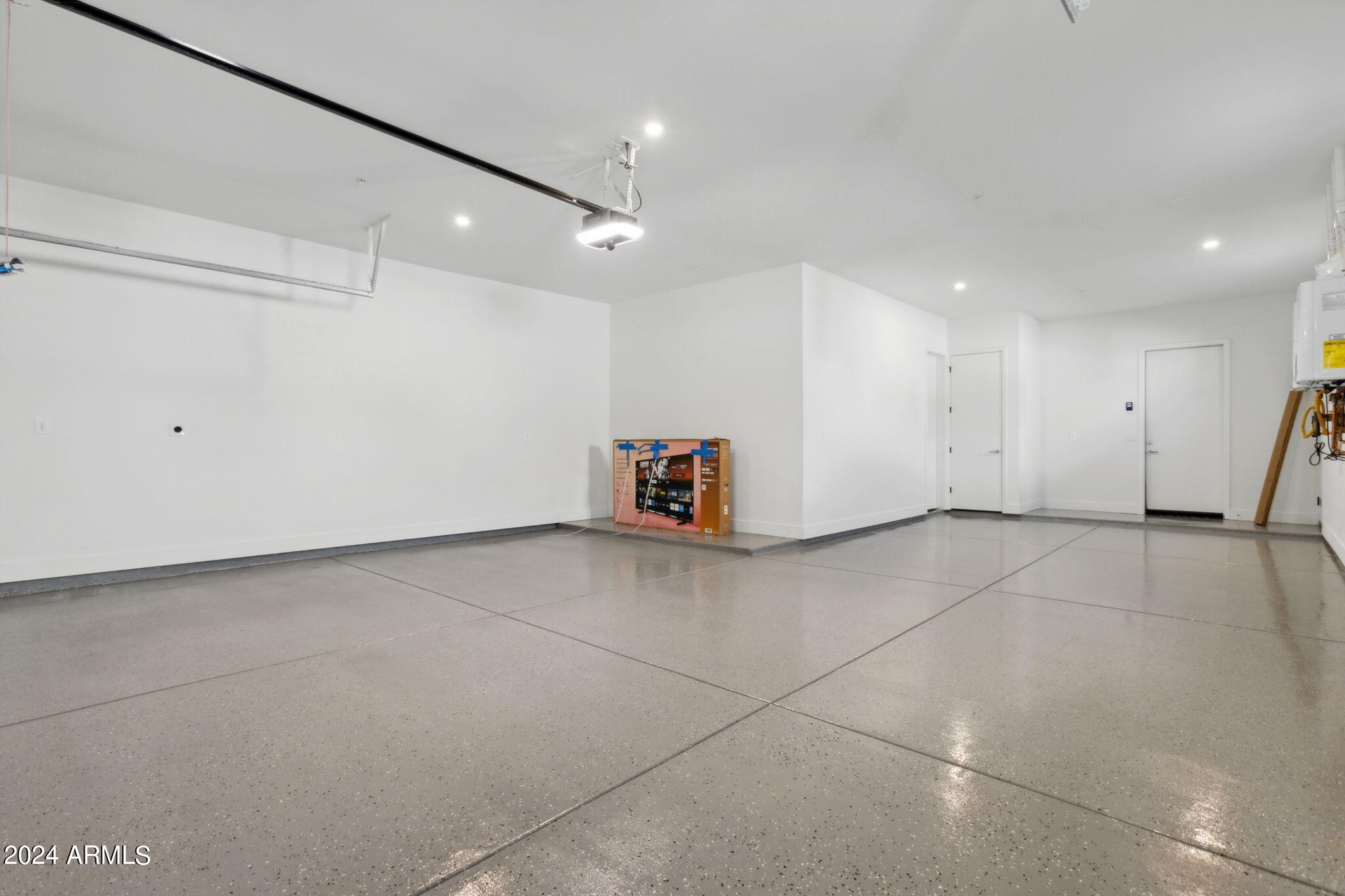 1827 E PALMAIRE Avenue