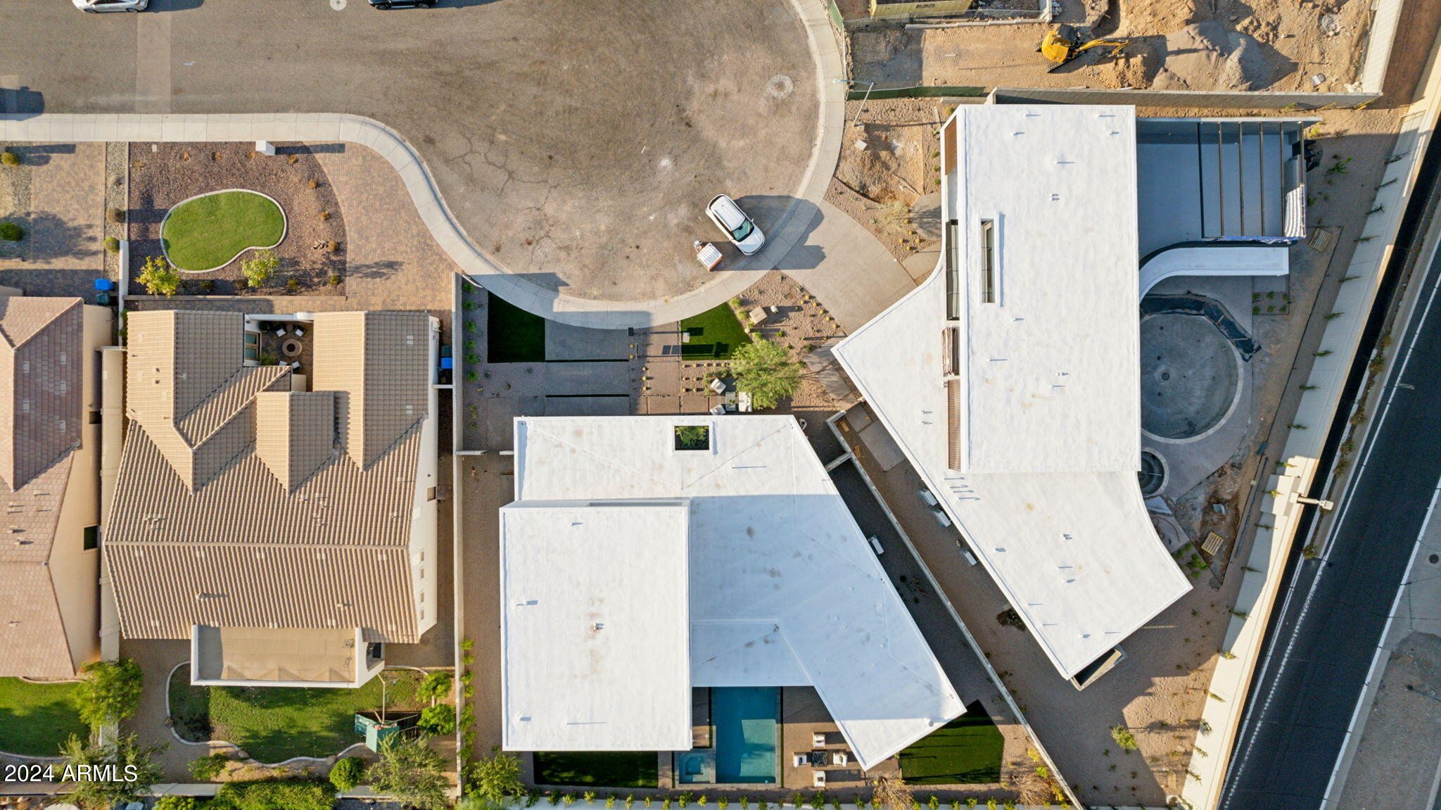 1827 E PALMAIRE Avenue