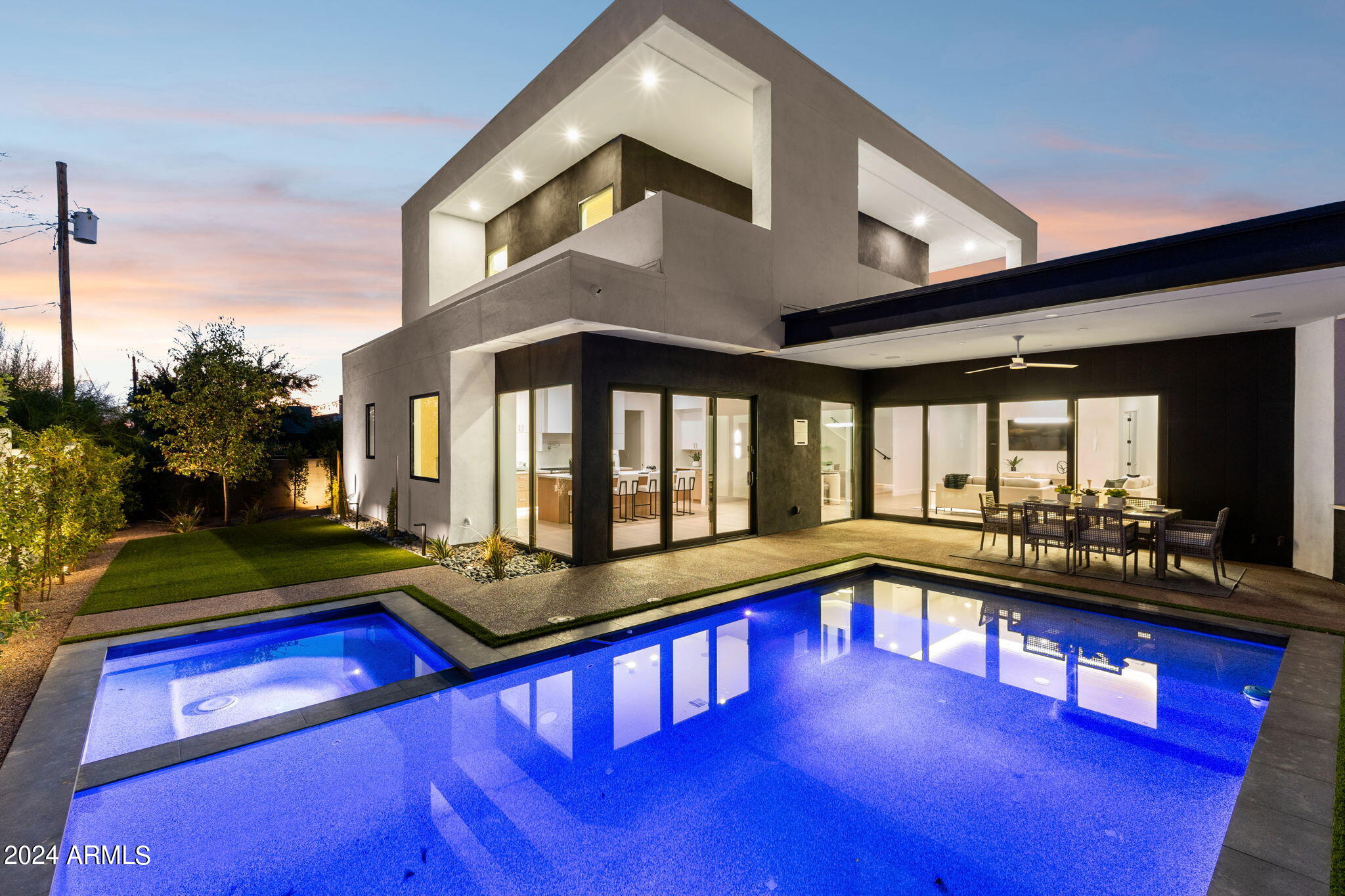 1827 E PALMAIRE Avenue