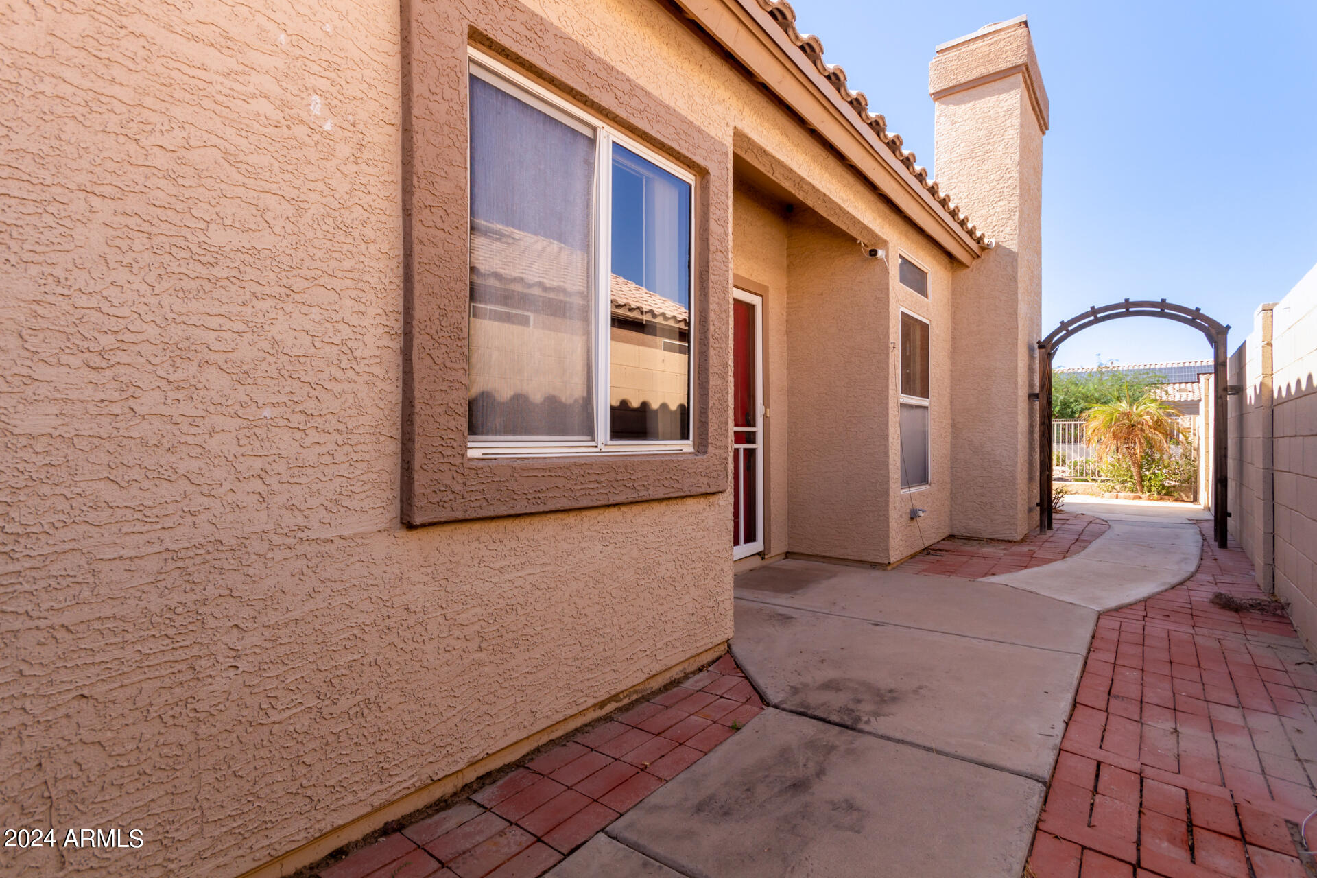 668 S CATALINA Street