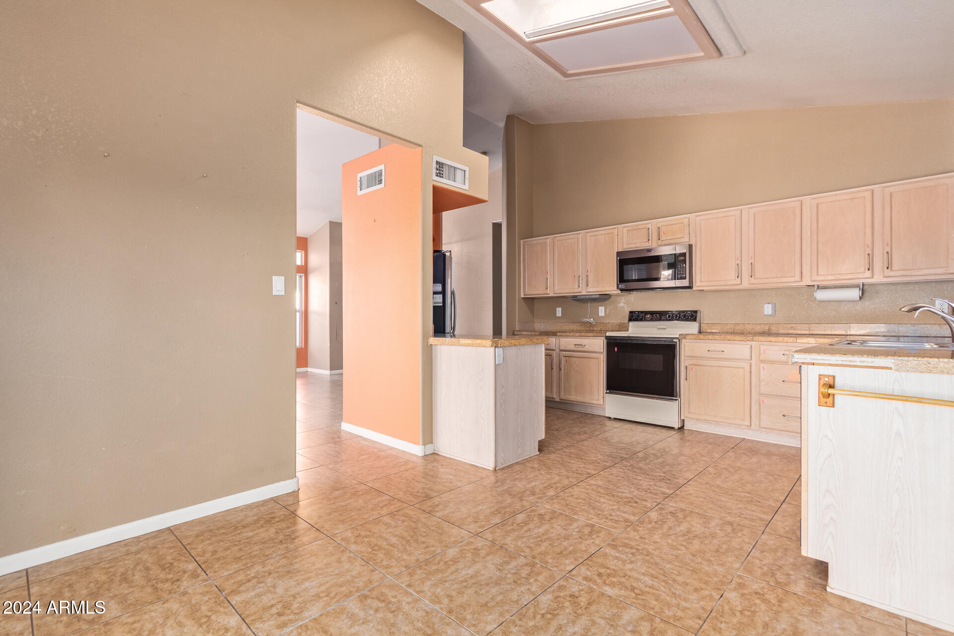 668 S CATALINA Street