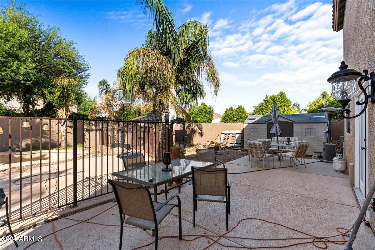 3406 E SUPERIOR Road