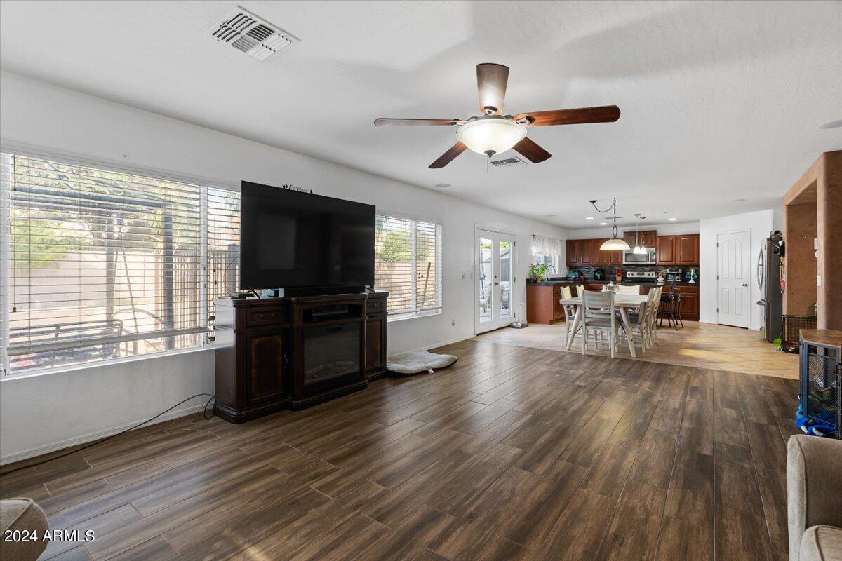 3406 E SUPERIOR Road