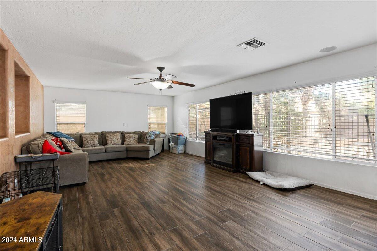 3406 E SUPERIOR Road