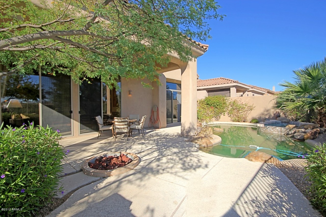 9327 E WHITEWING Drive