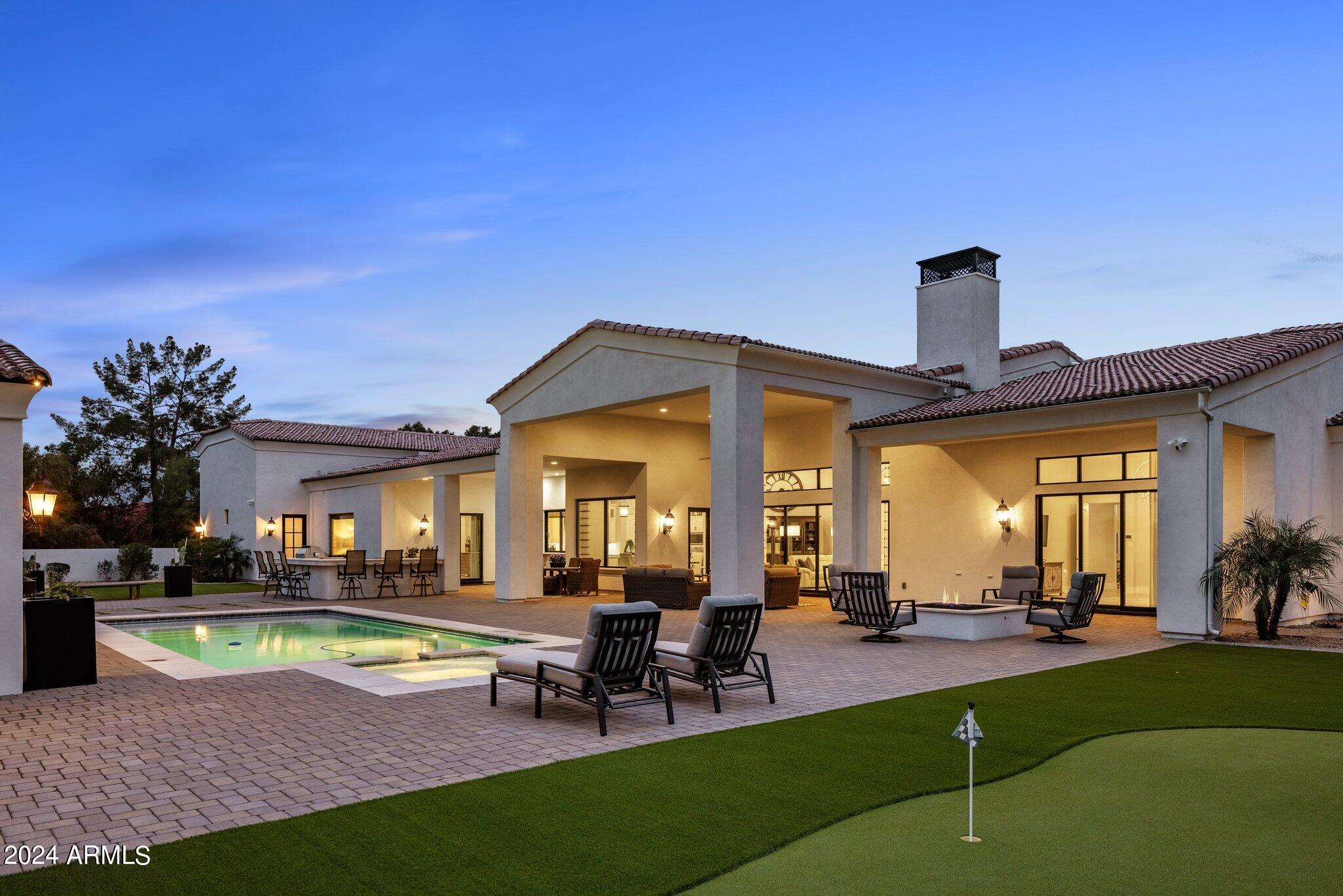 6601 N MOUNTAIN VIEW Drive