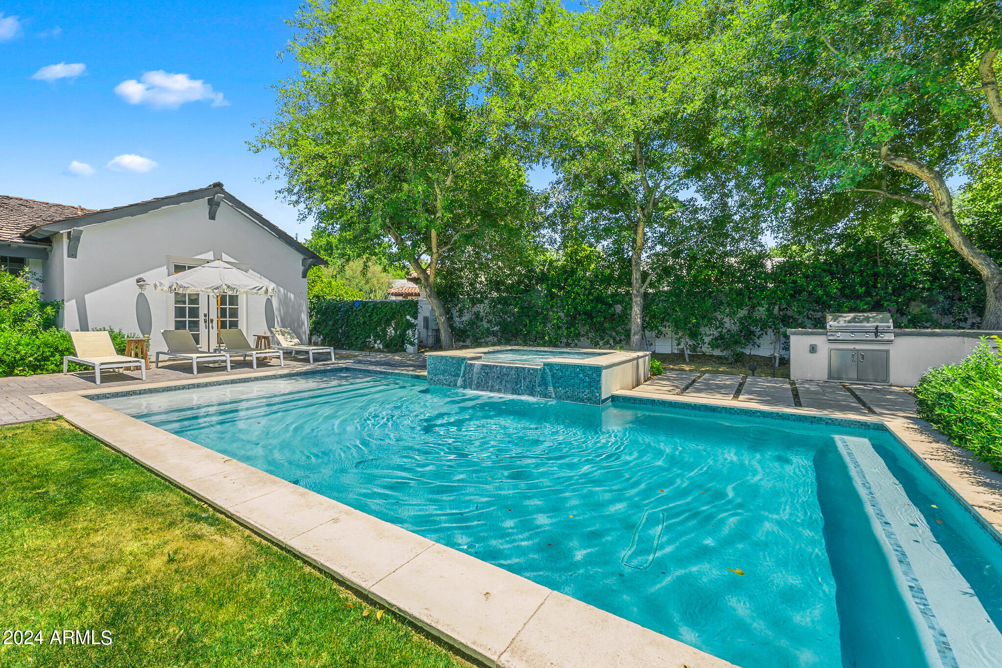 5241 E CALLE VENTURA --