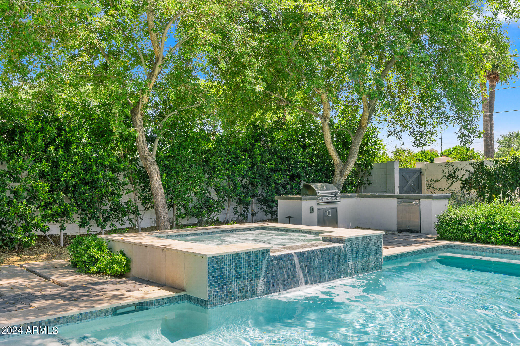 5241 E CALLE VENTURA --