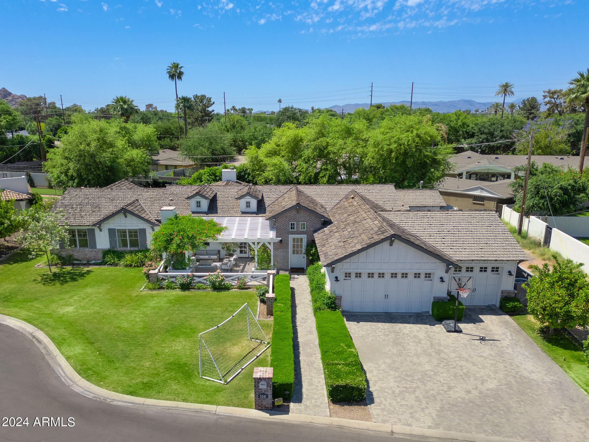 5241 E CALLE VENTURA --