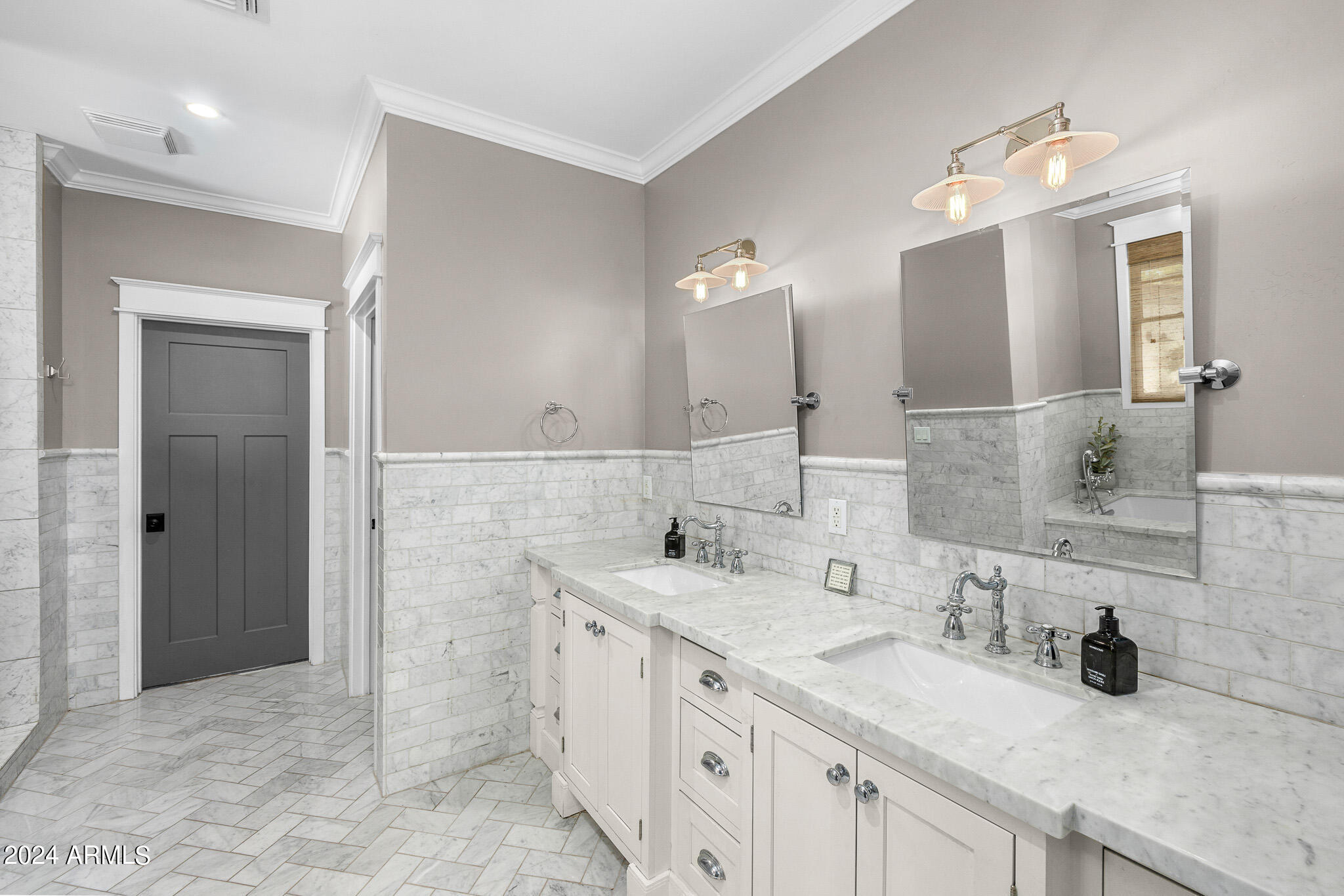 5241 E CALLE VENTURA --