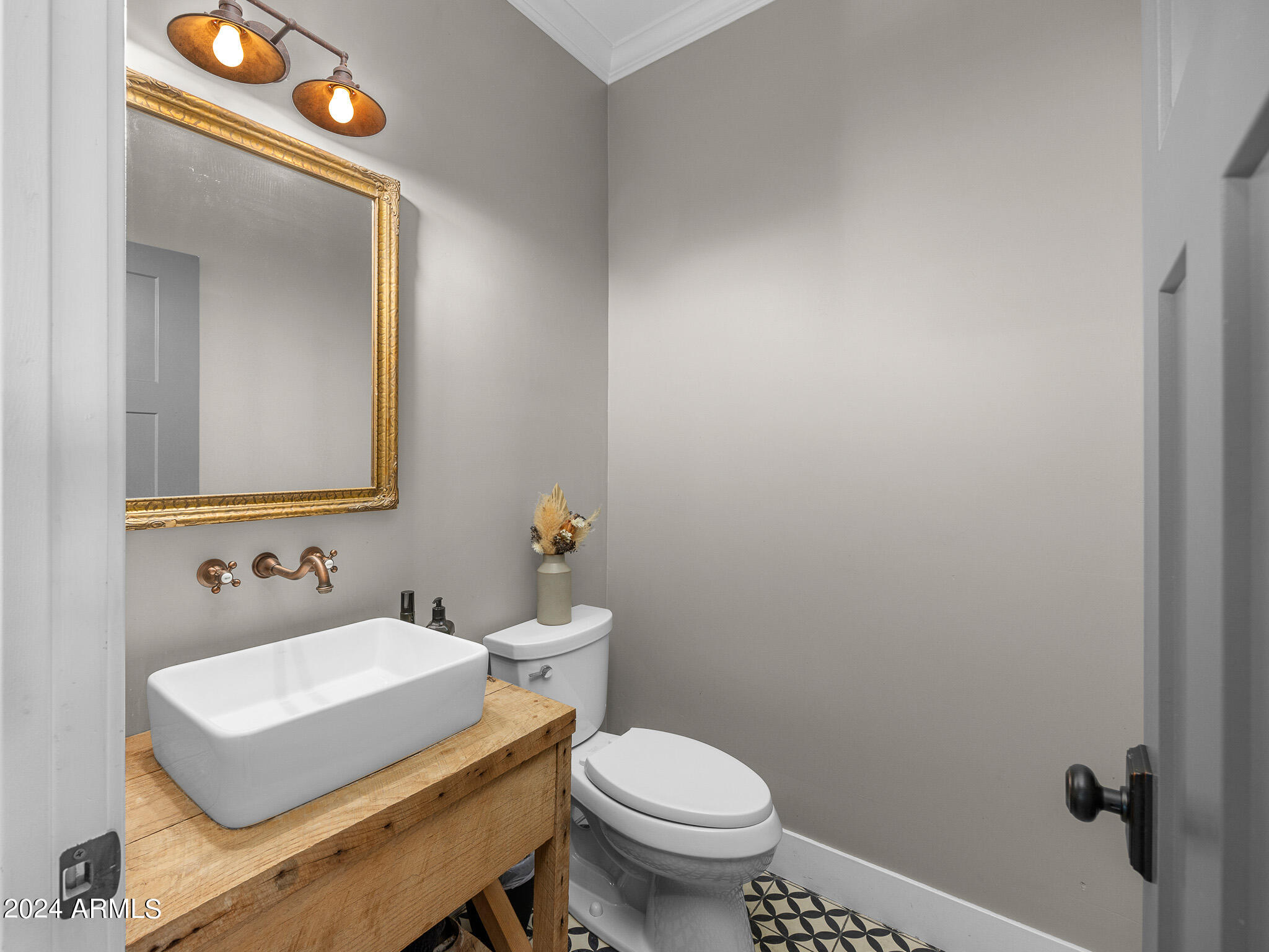 5241 E CALLE VENTURA --