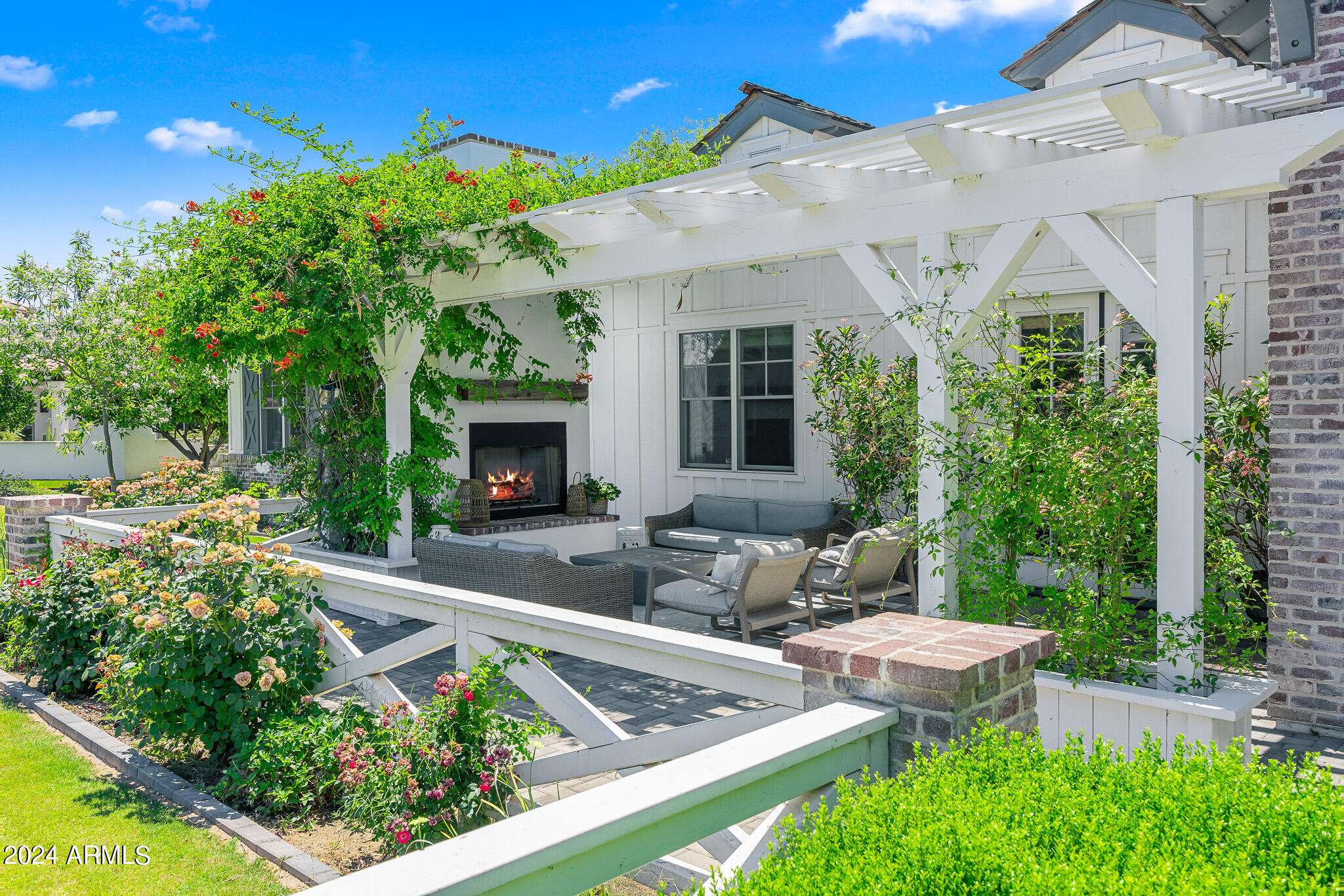 5241 E CALLE VENTURA --