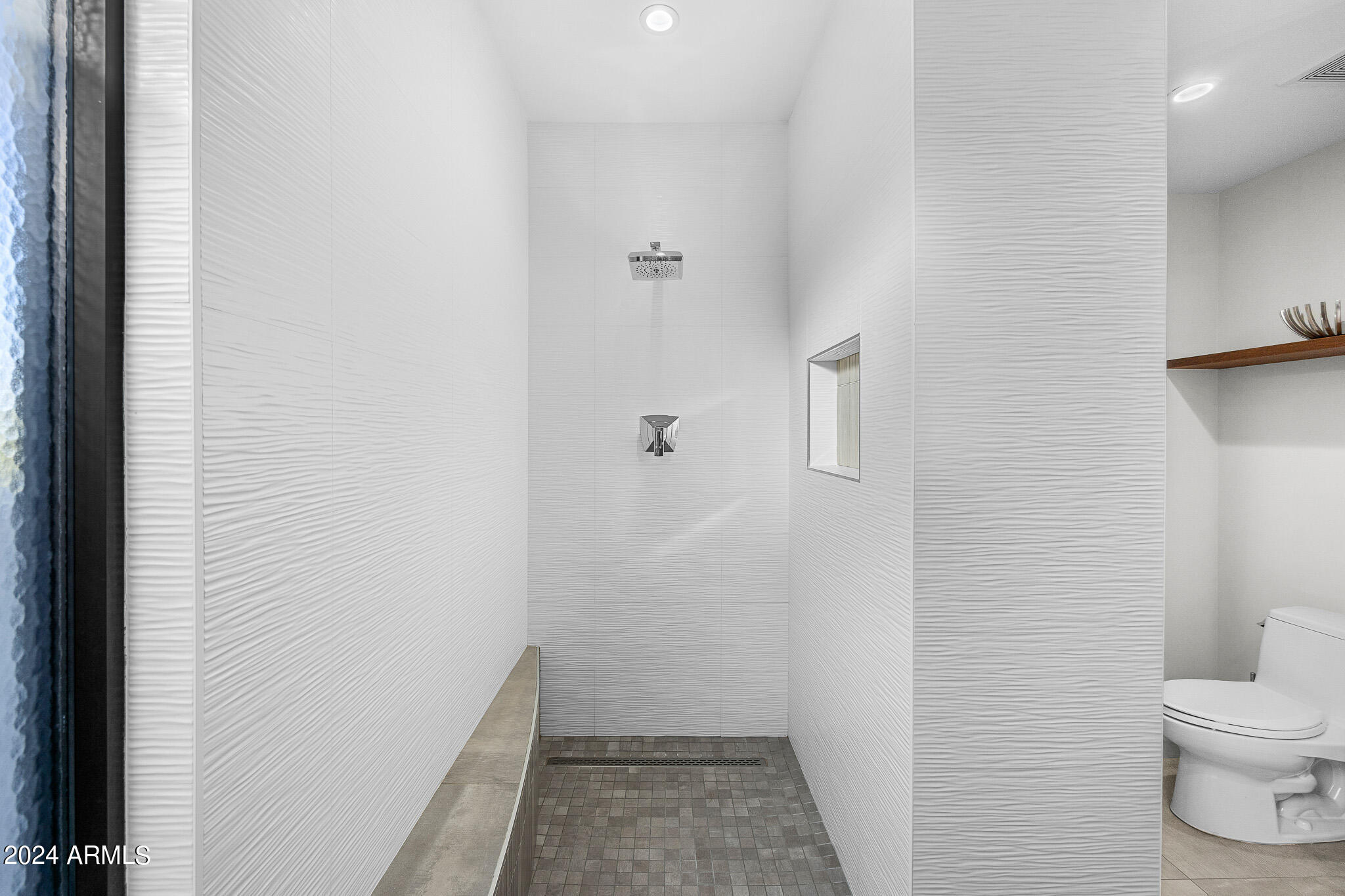 5831 N ECHO CANYON Circle