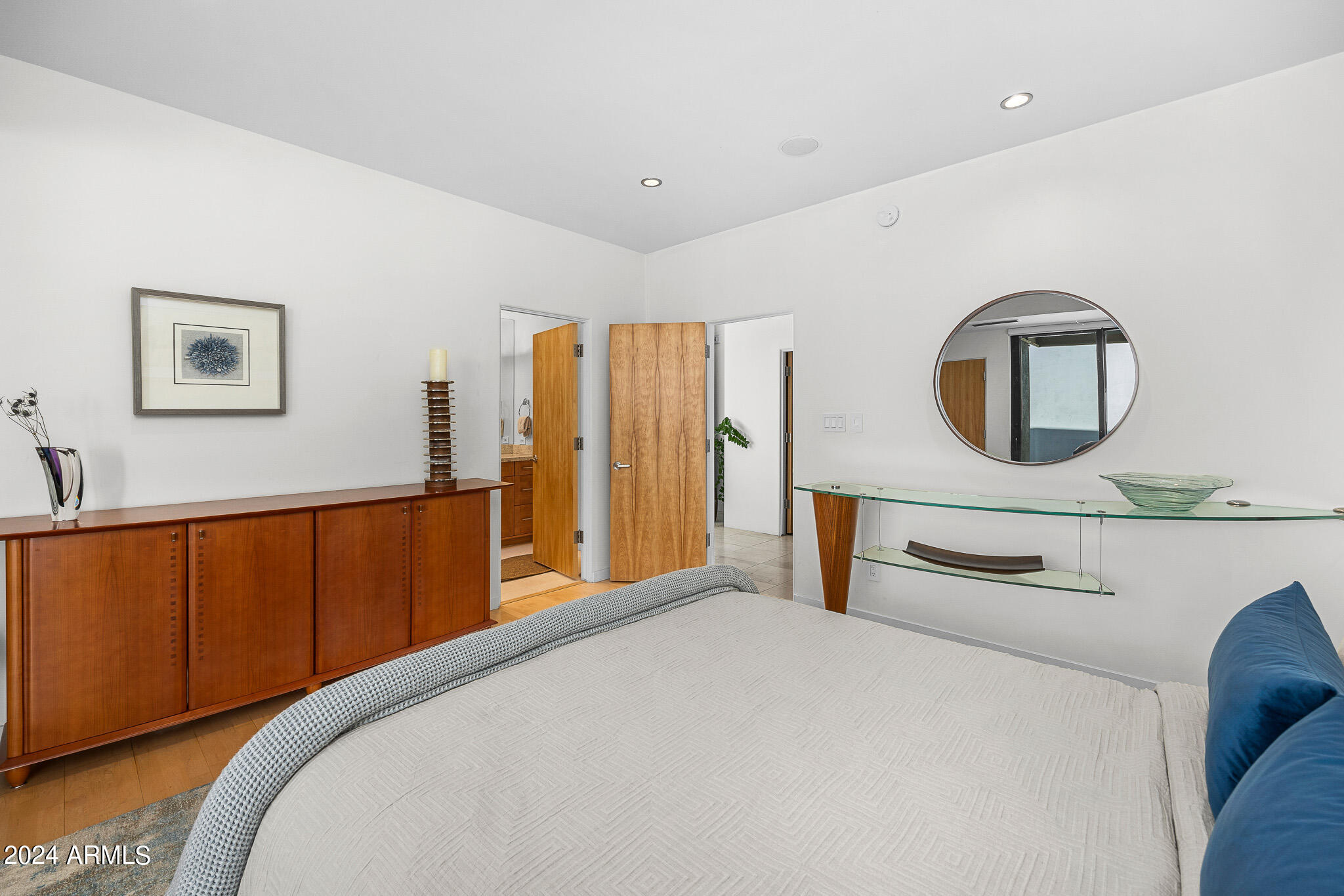 5831 N ECHO CANYON Circle