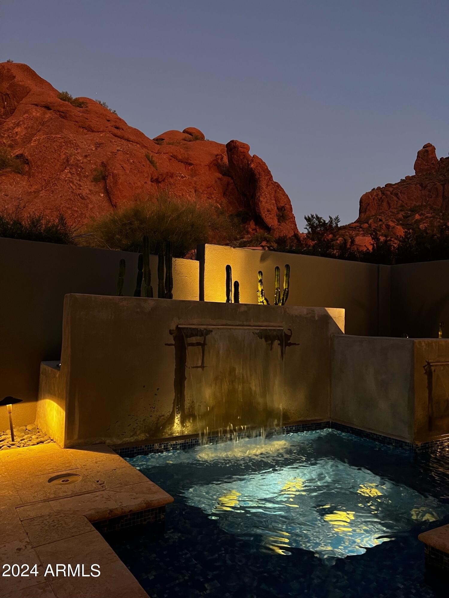 5831 N ECHO CANYON Circle