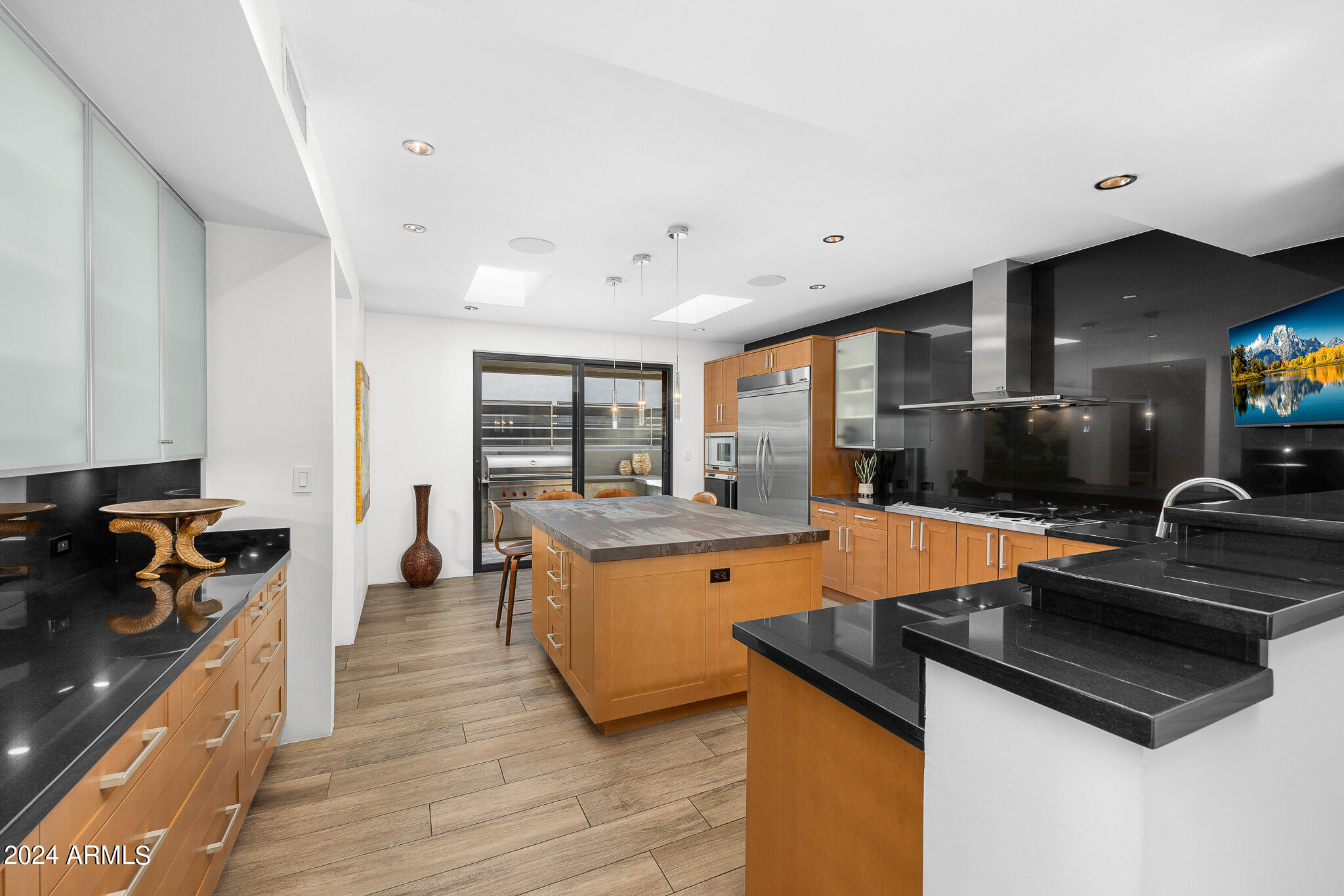 5831 N ECHO CANYON Circle