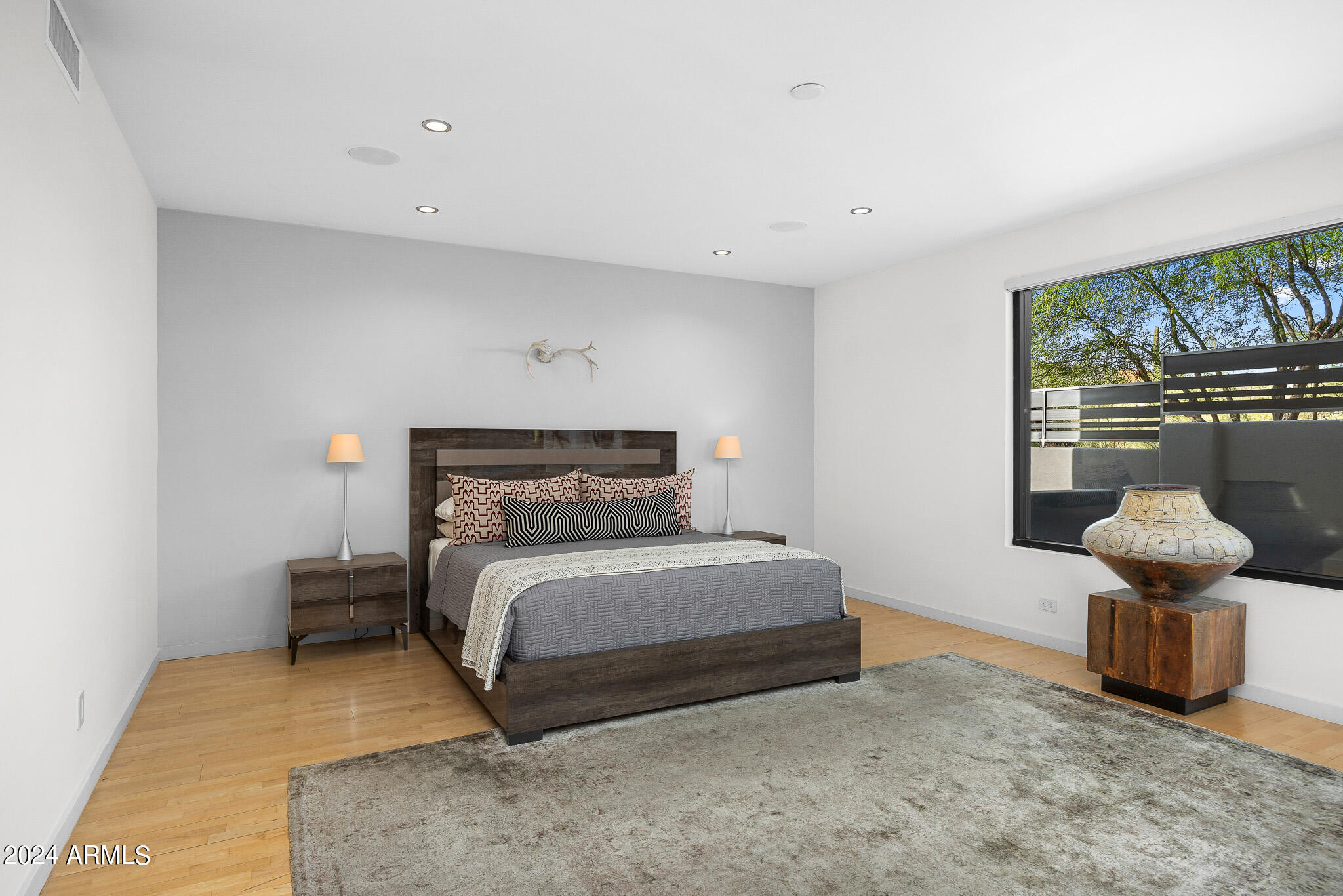 5831 N ECHO CANYON Circle