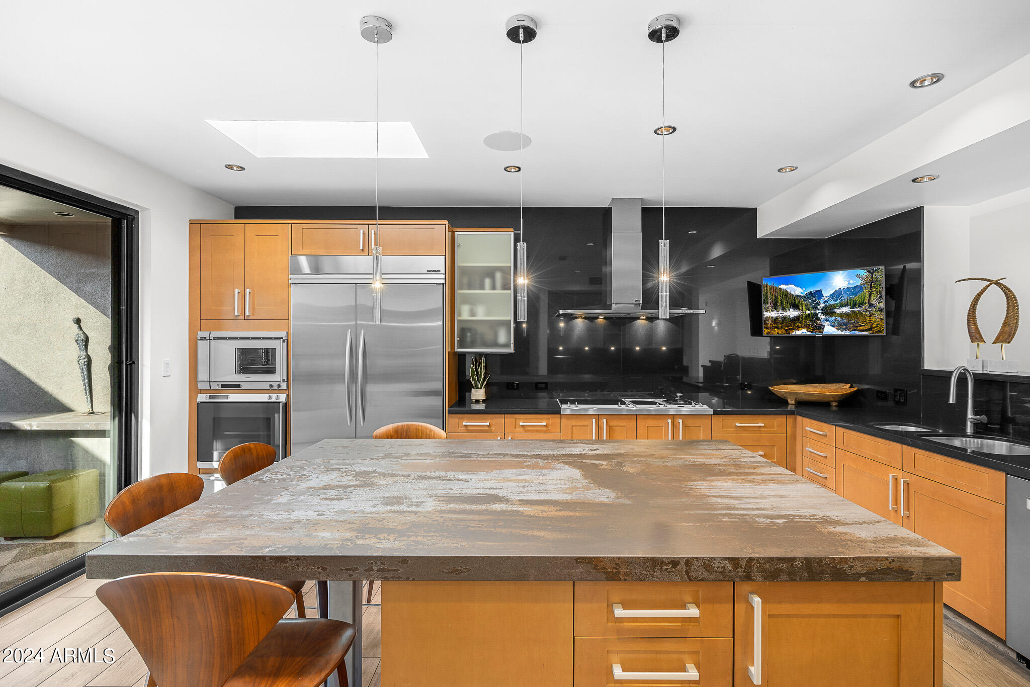 5831 N ECHO CANYON Circle