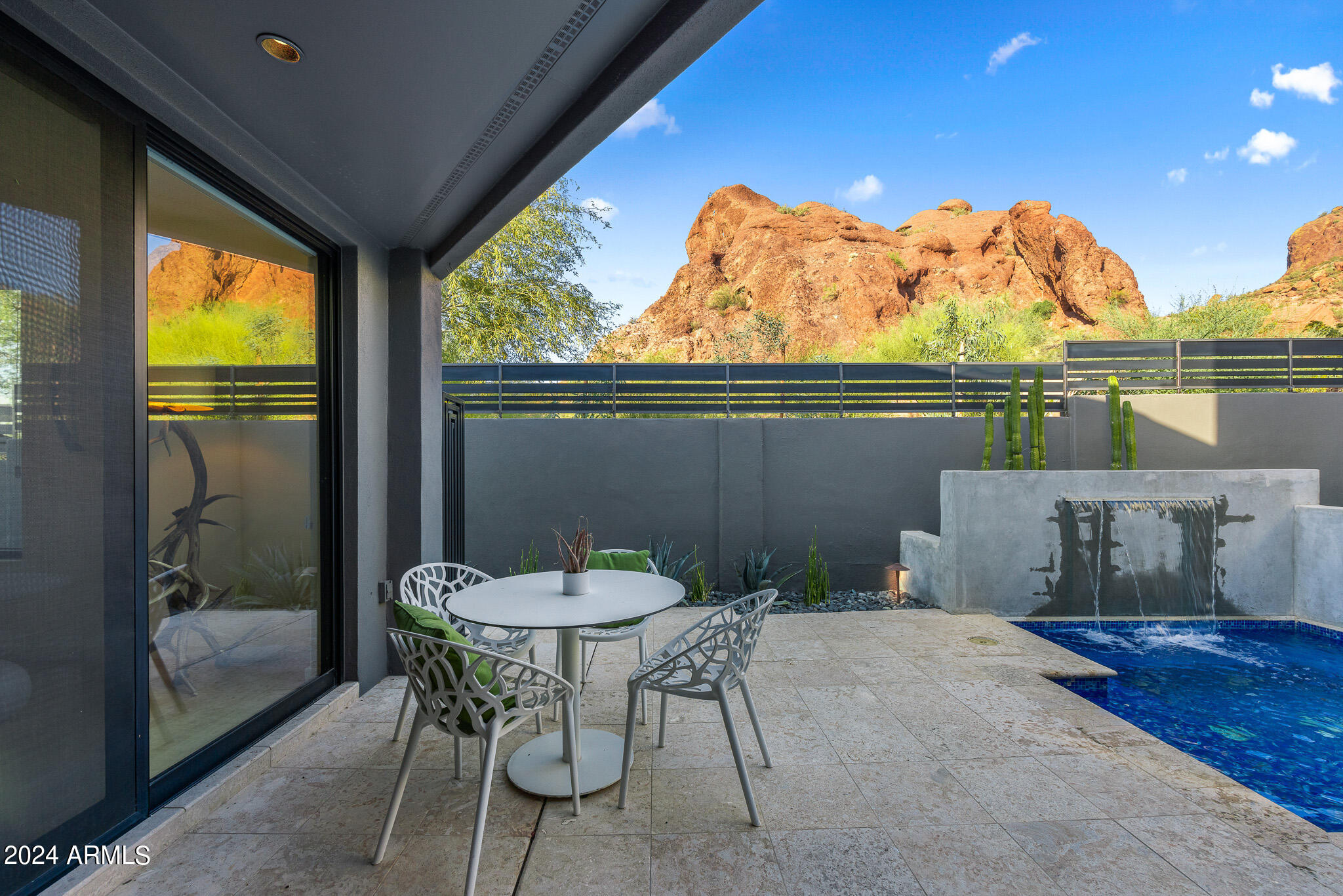 5831 N ECHO CANYON Circle