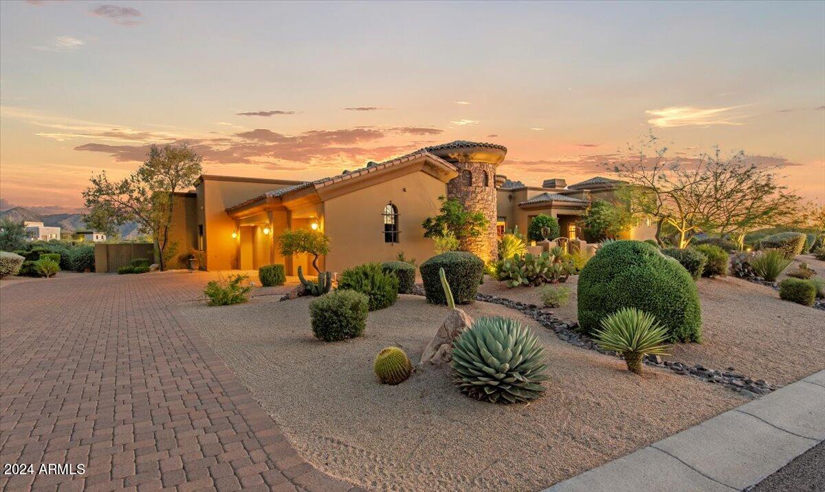 11611 E CAVEDALE Drive