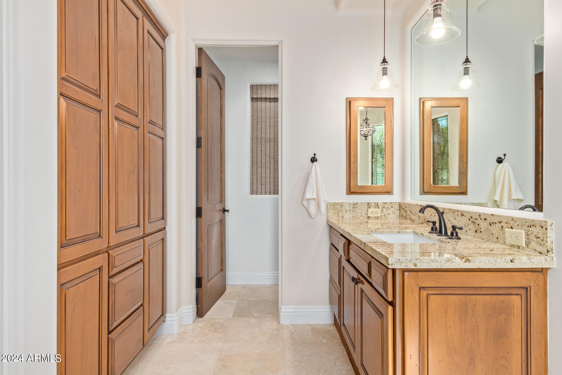 11611 E CAVEDALE Drive