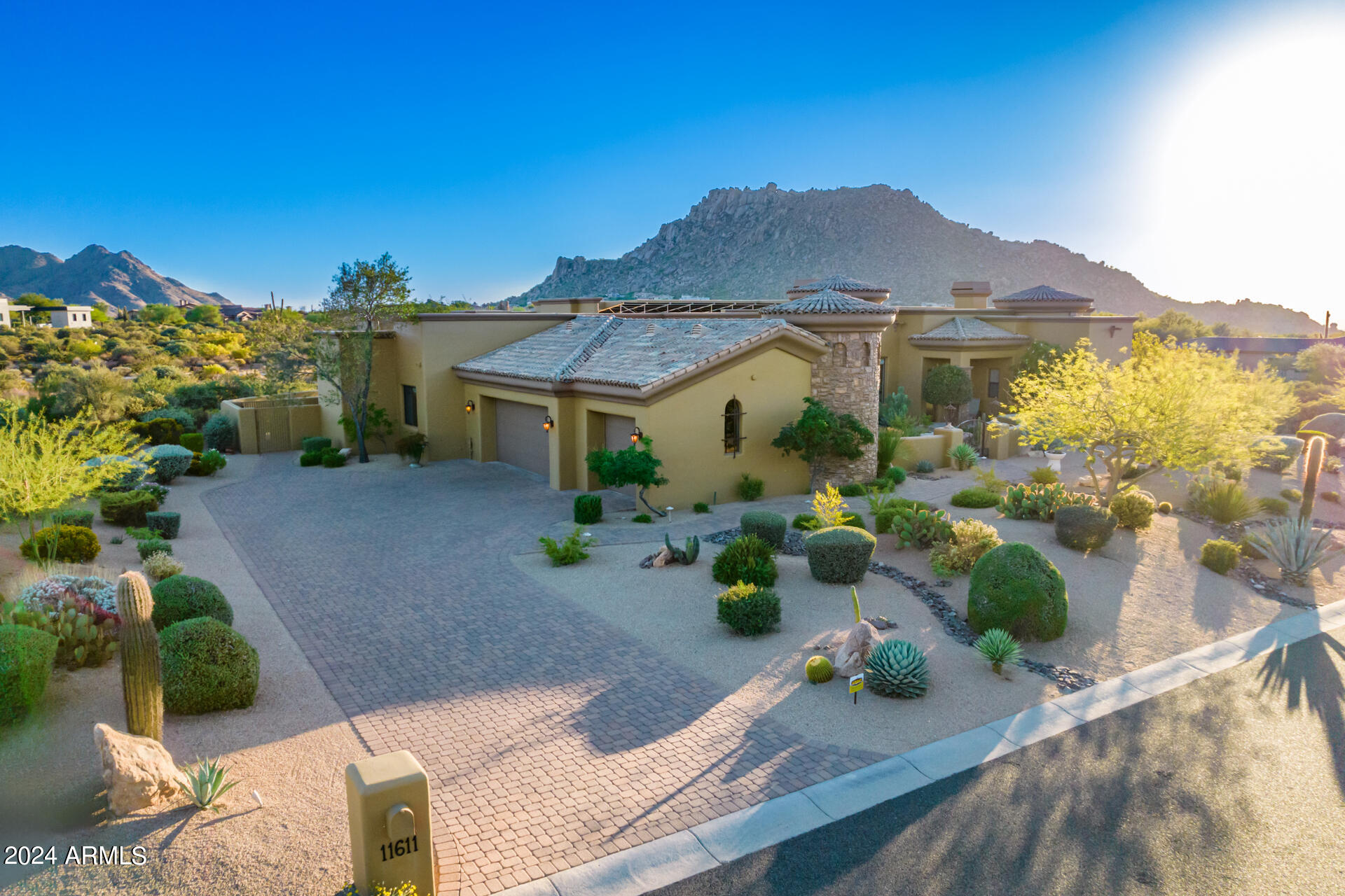 11611 E CAVEDALE Drive