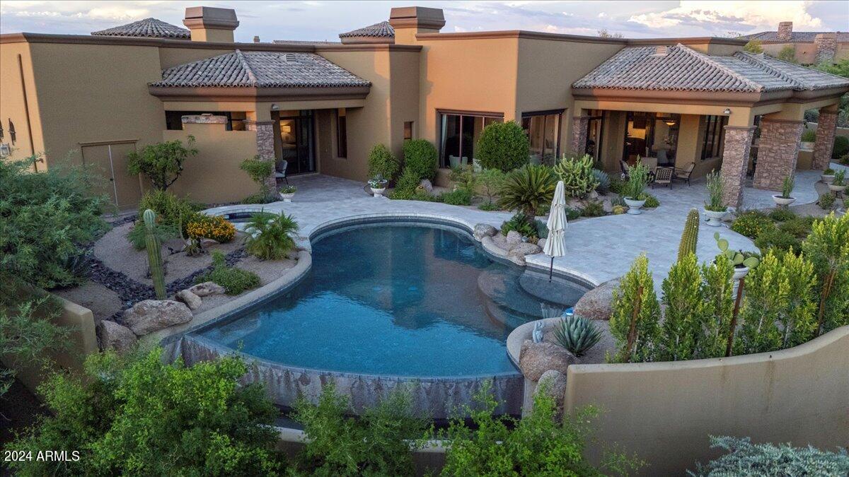 11611 E CAVEDALE Drive