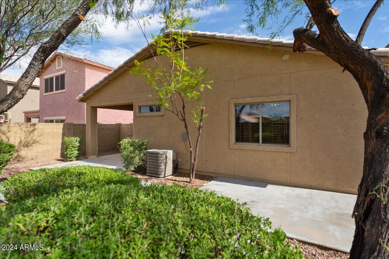 3719 W Wayne Lane