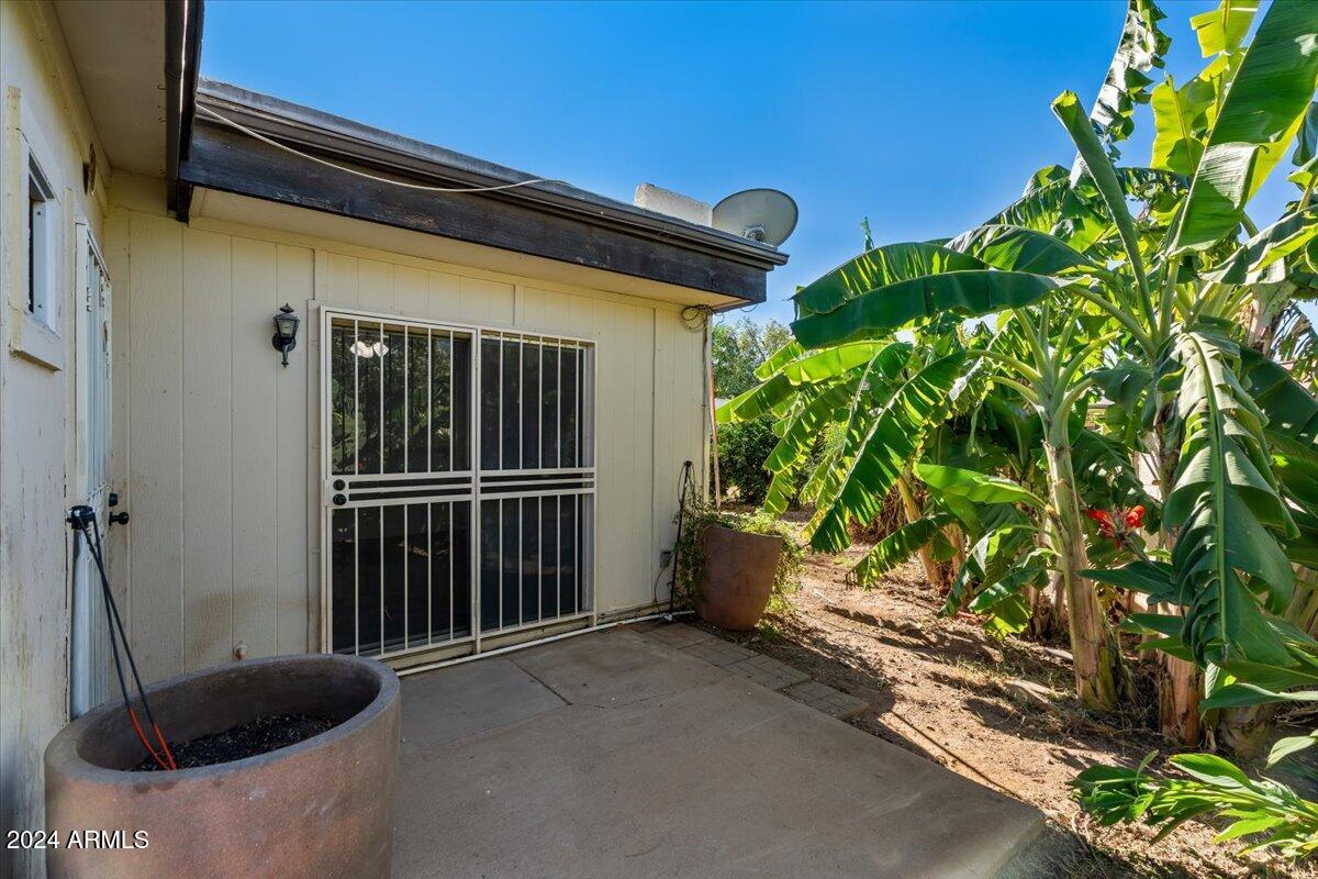 2501 E PEPPER RIDGE Circle