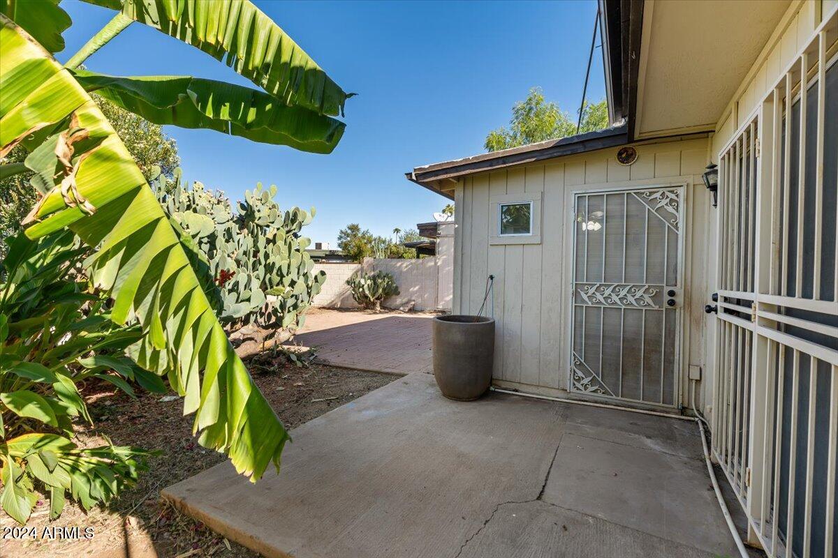 2501 E PEPPER RIDGE Circle