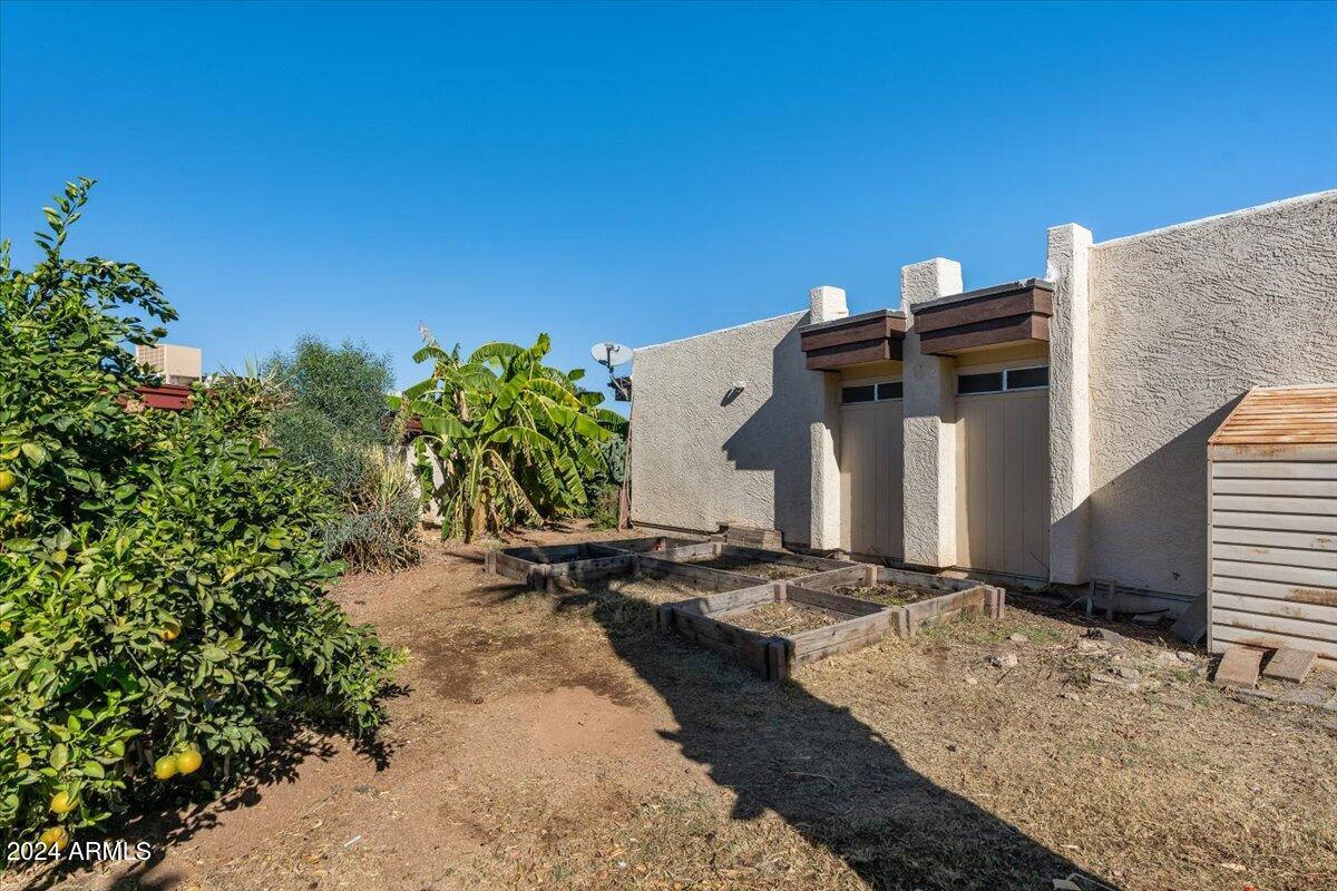 2501 E PEPPER RIDGE Circle