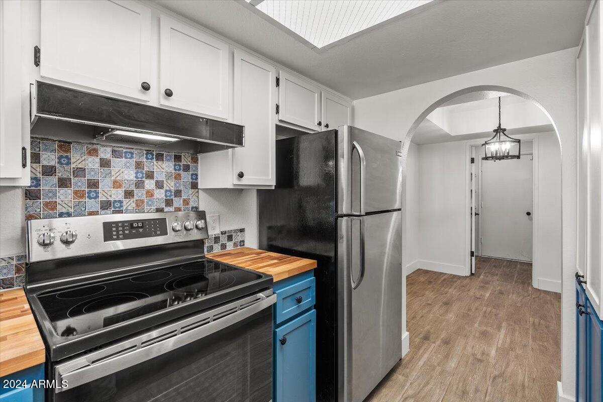 2501 E PEPPER RIDGE Circle