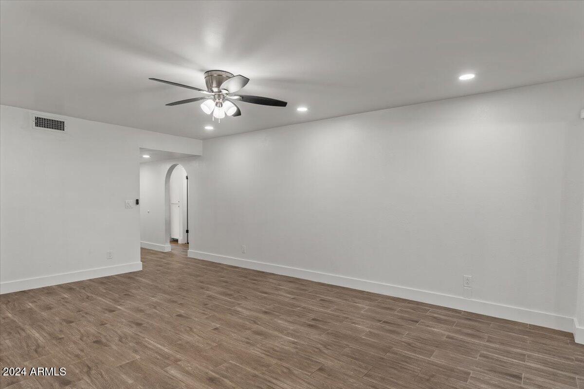 2501 E PEPPER RIDGE Circle