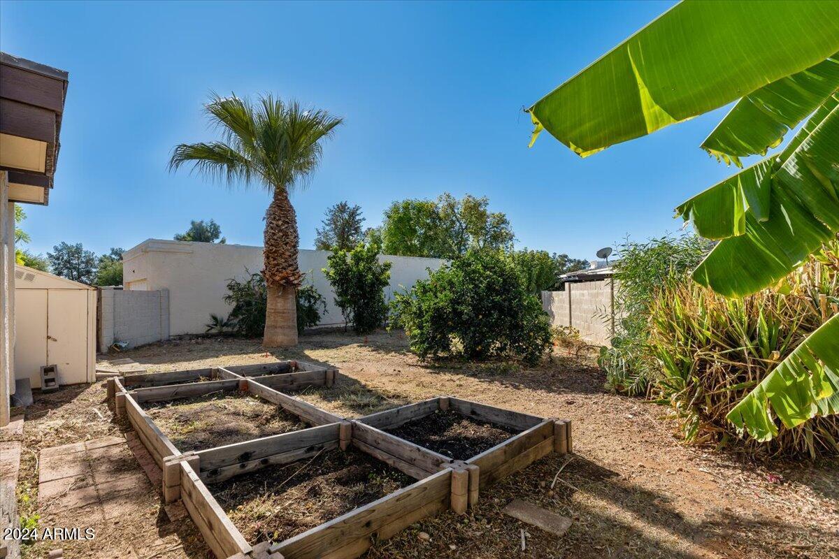 2501 E PEPPER RIDGE Circle