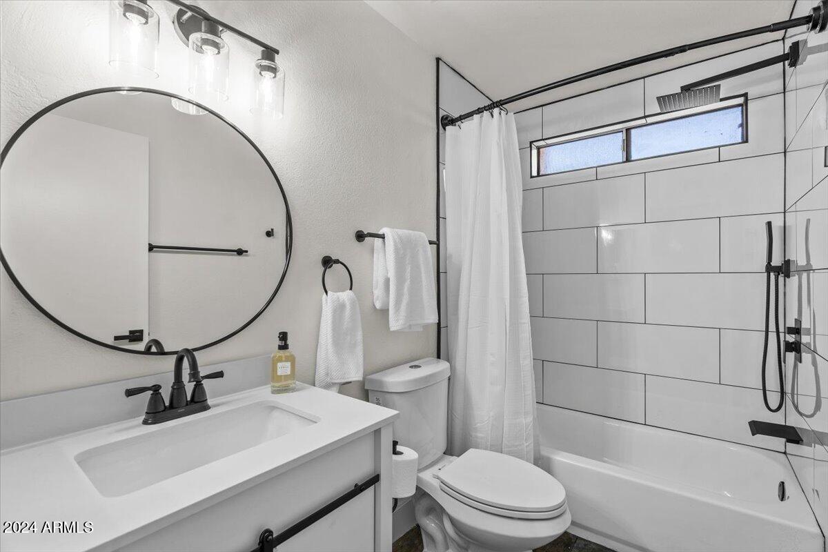 2501 E PEPPER RIDGE Circle